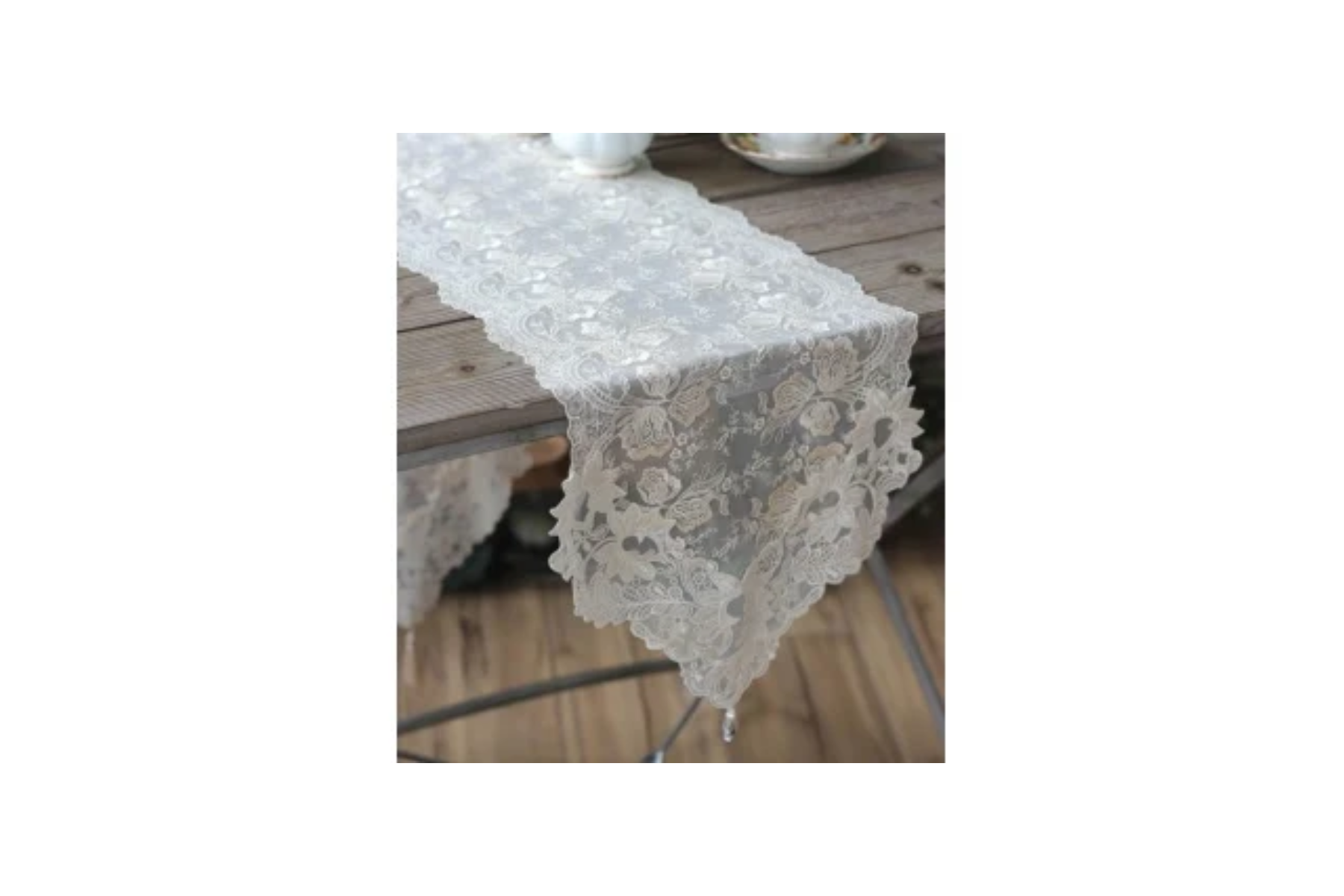 Heirloom Lace Runner WE 01 Listing.png