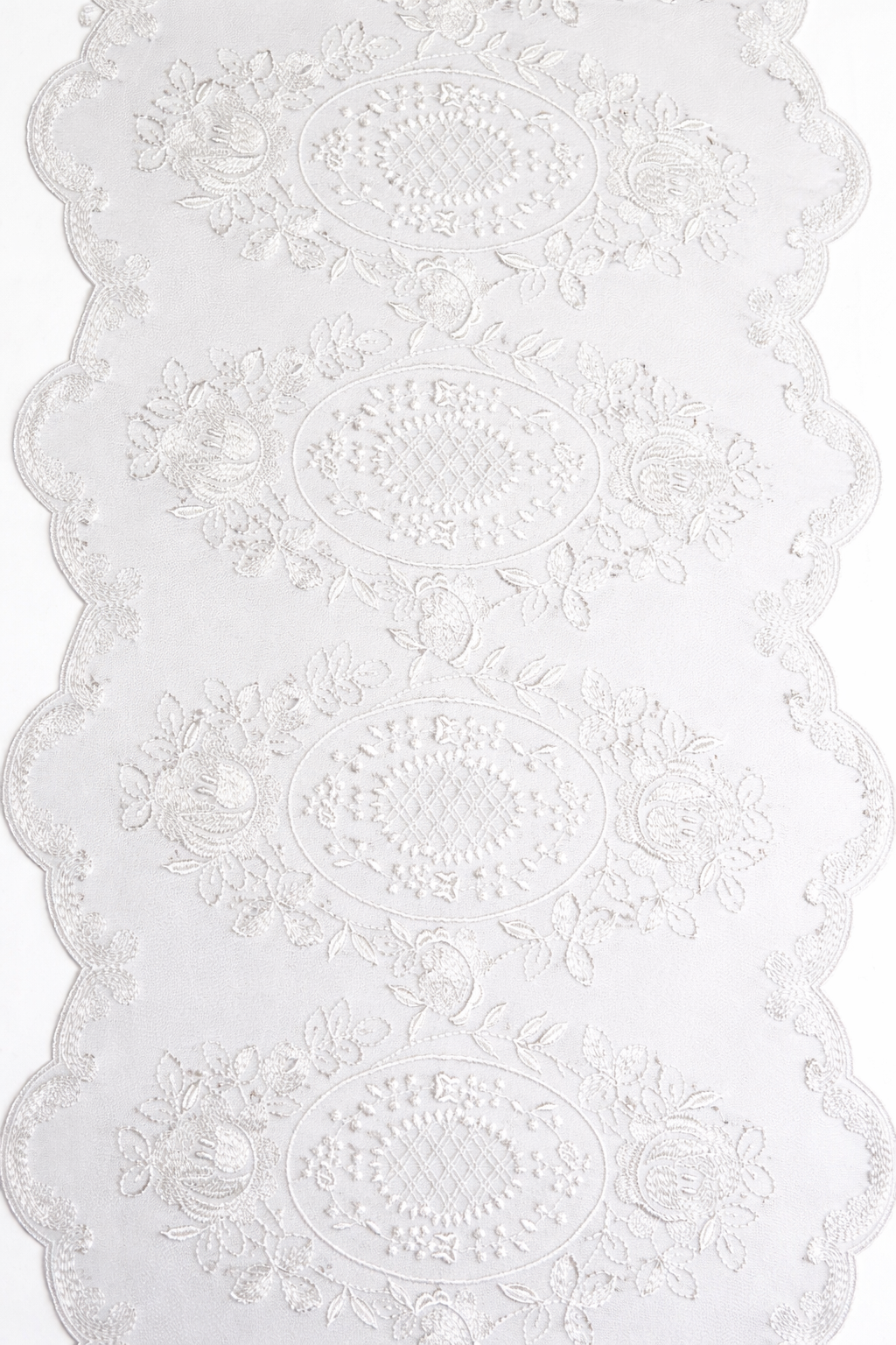 Heirloom Lace Runner WE 10 Detail.png