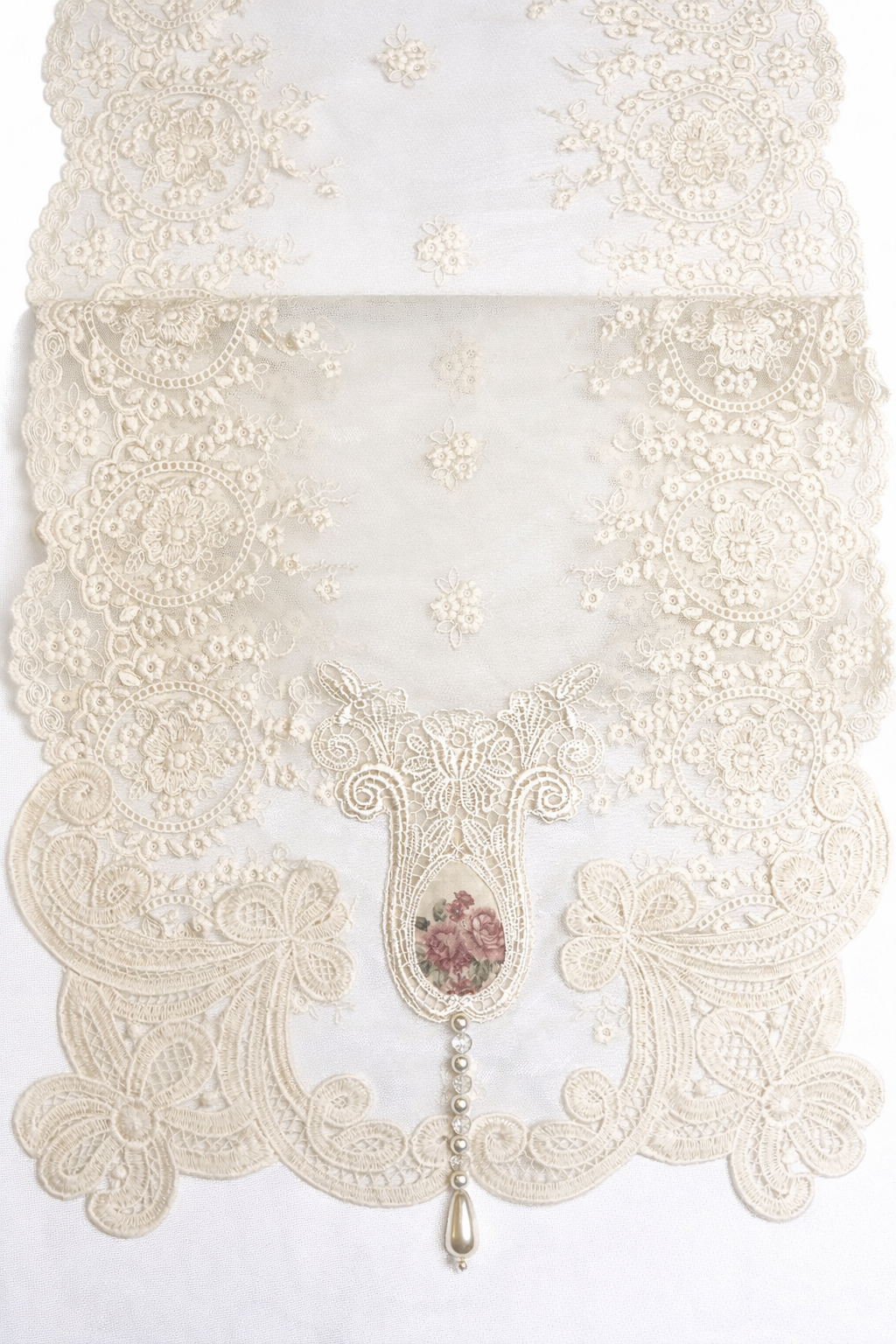 Heirloom Lace Runner WE 08 Detail.png