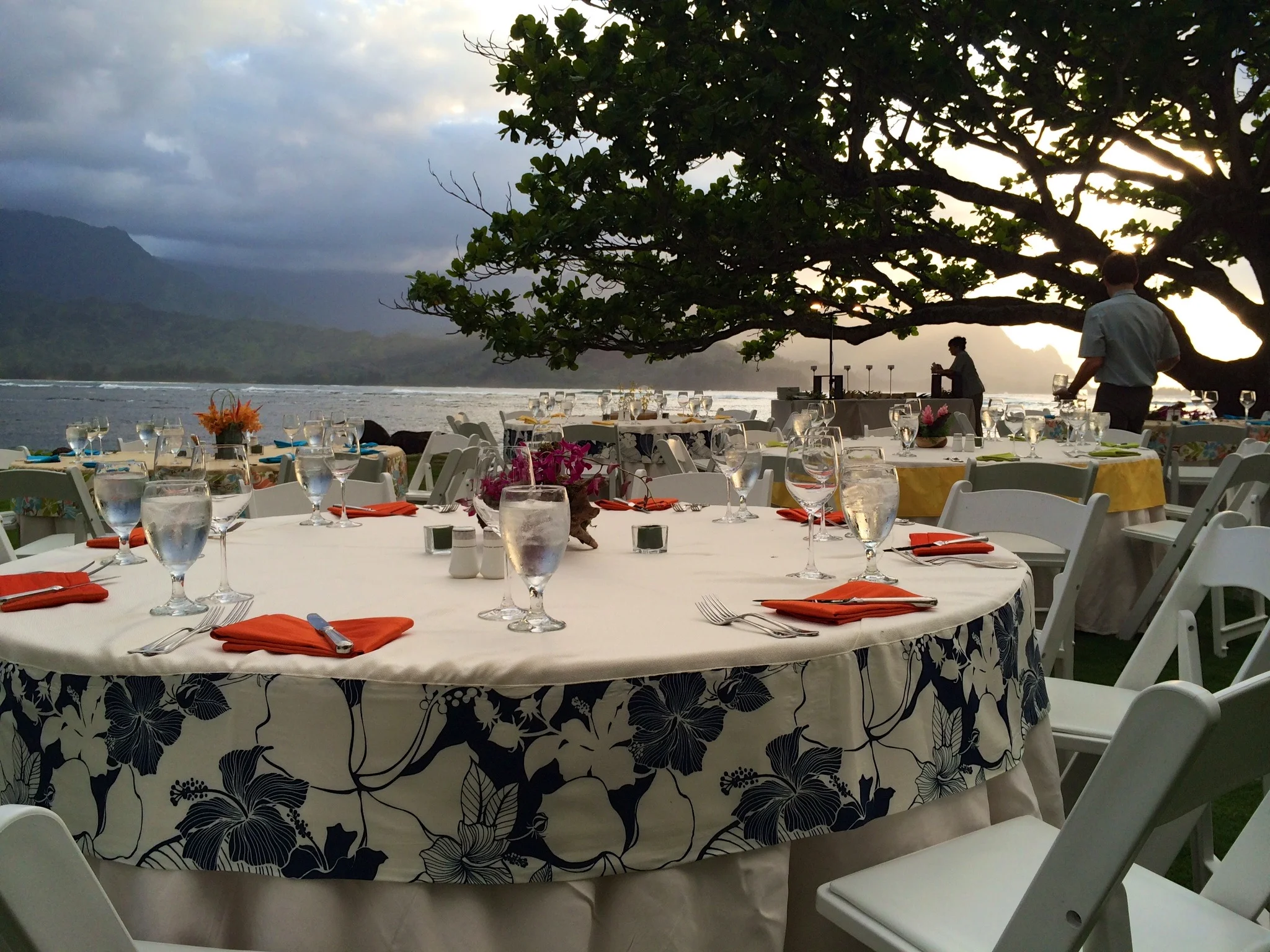 Hawaiian Print - Ivory with Blue Print