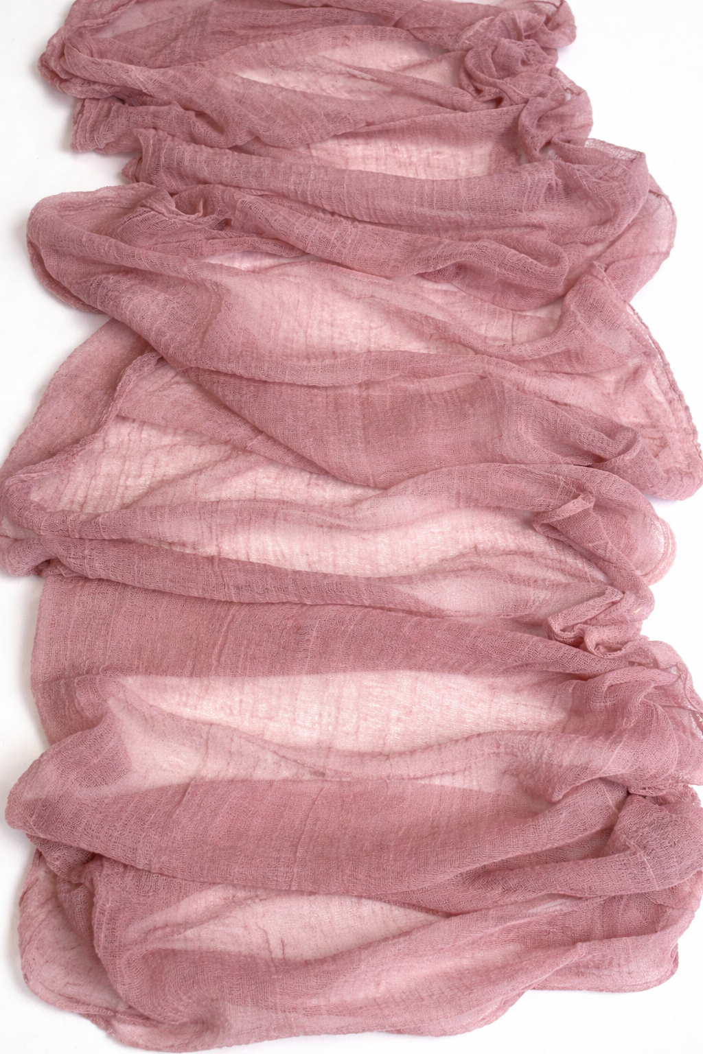 Gauze Runner - Wisteria Table Detail.png