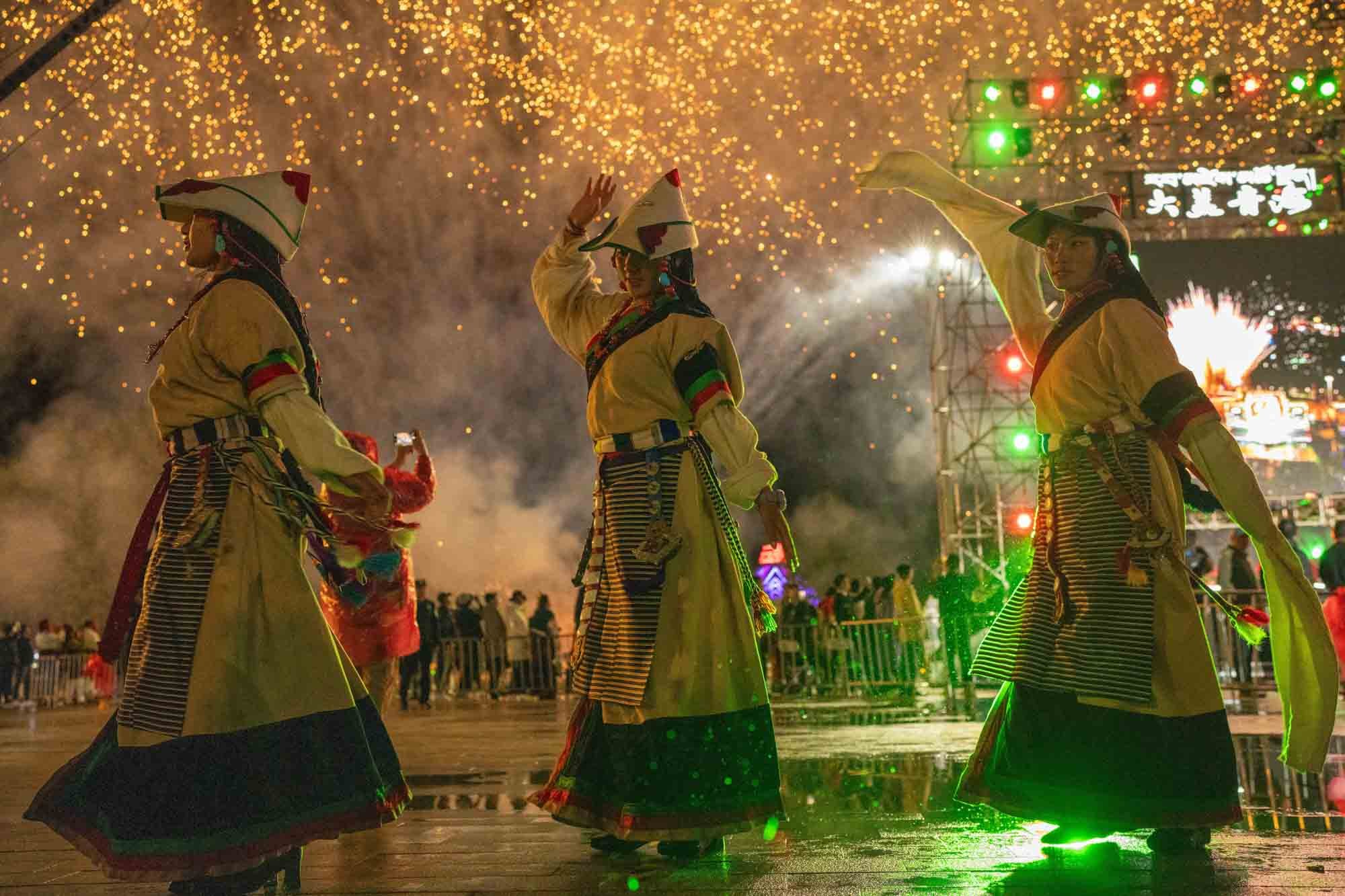  Tibetan horse race festival in Yushu, China 