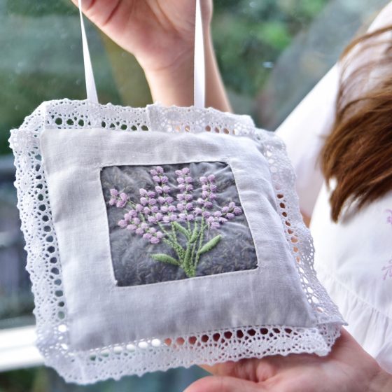 One New Scottish Thistle Embroidered Linen Look Weave Drawstring Ribbon Pull Lavender Wedding Favour Gift Bag ZC60