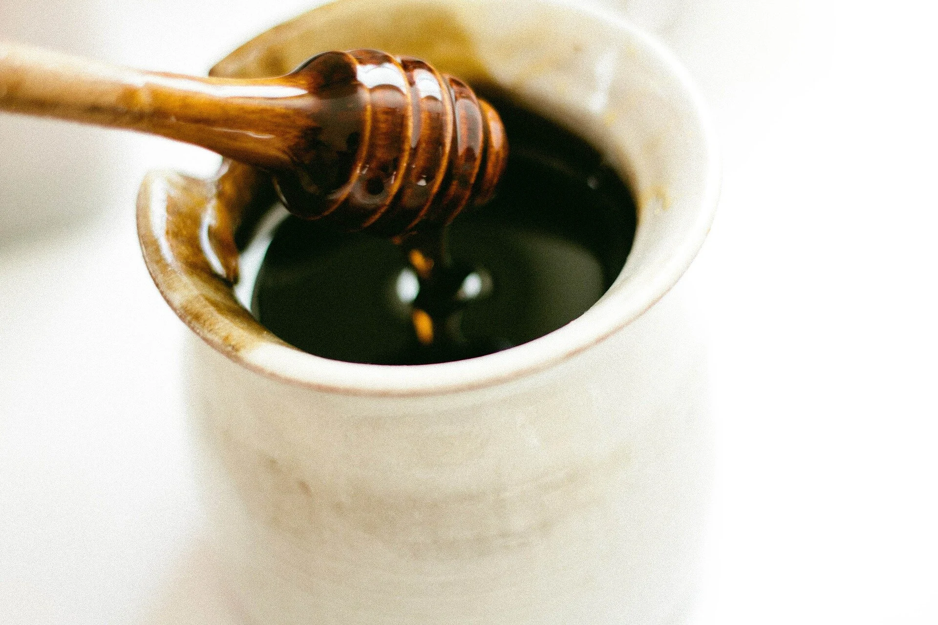 honey-dipper-351485_1920.jpg