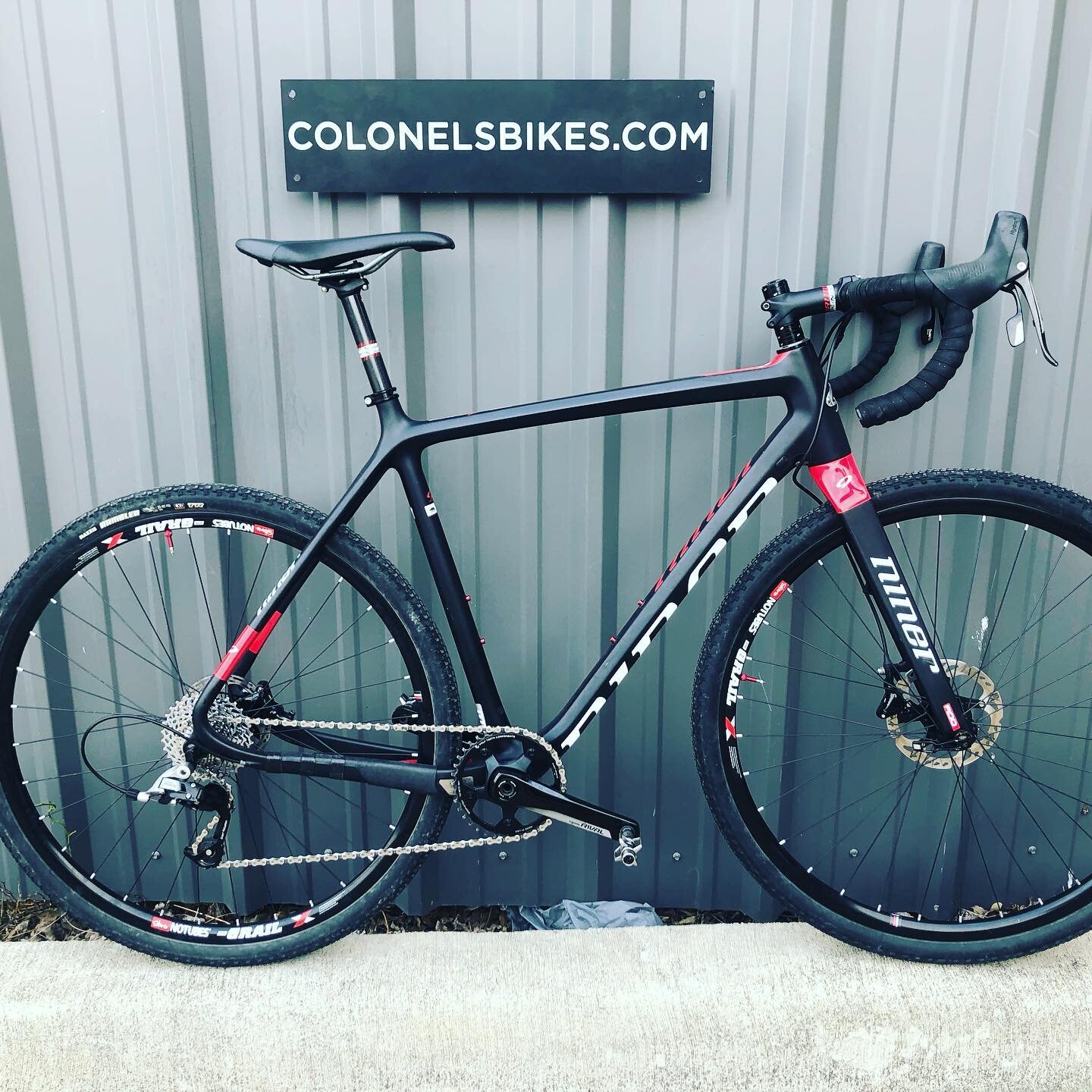 Price drop on this beauty! Now $2200. Excellent condition #ninerbikes BSB9RDO in size 56cm. Gravel or Cyclocross capable. All carbon construction. Stop by for a test ride. #colonelsbikes #usedbikesdallasfortworth (817)924-1333