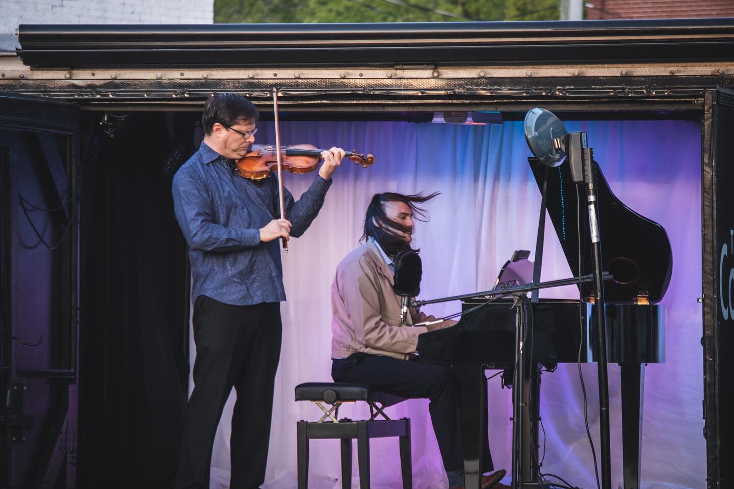 Day 1 of the @fourseasonscmf Thank You Tour 🎻 It&rsquo;s such a joy to play with Artistic Director Ara Gregorian and Hye-Jin Kim! 

📸 @poppejenna
.
.
.
.
.
#fourseasonschambermusicfestival #greenvillenc #northcarolina #music #classicalmusic #chambe