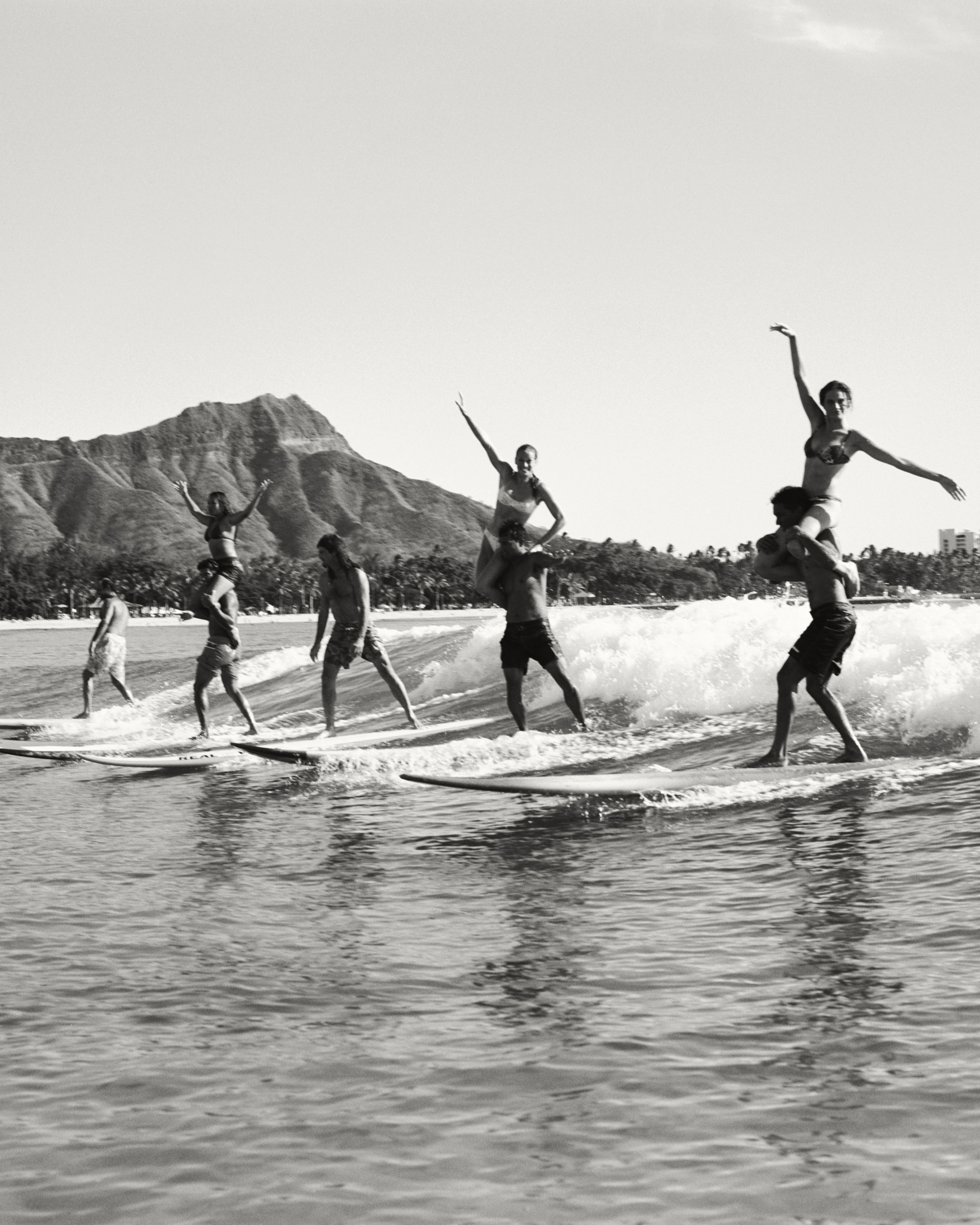 SURFING DIAMOND HEAD