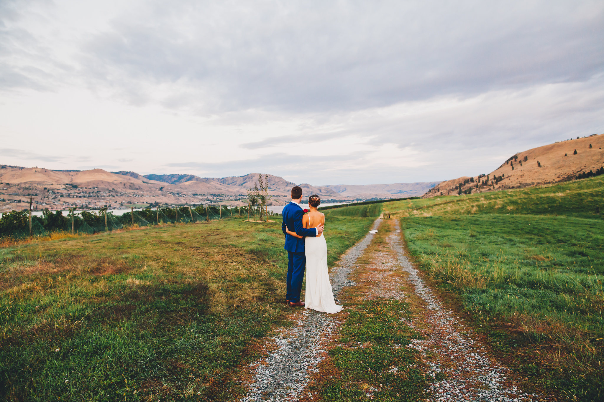 Tunnel Hill Winery Lake Chelan Washington Wedding | Lake Chelan Wedding Venues | Summer Vineyard Wedding Reception | Pacific Northwest Wineries | Tida Svy Photo | www.tidasvy.com