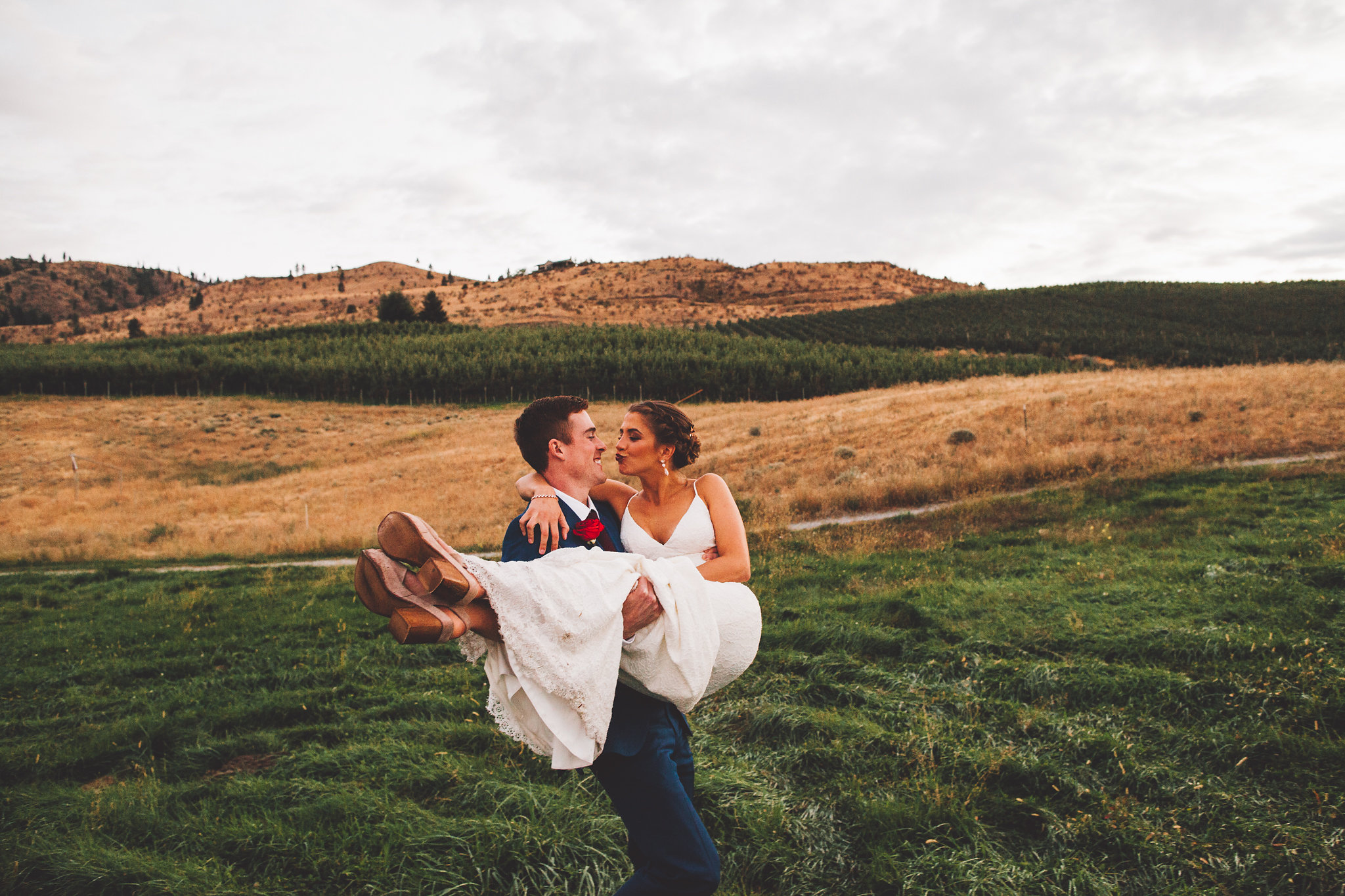 Tunnel Hill Winery Lake Chelan Washington Wedding | Lake Chelan Wedding Venues | Summer Vineyard Wedding Reception | Pacific Northwest Wineries | Tida Svy Photo | www.tidasvy.com