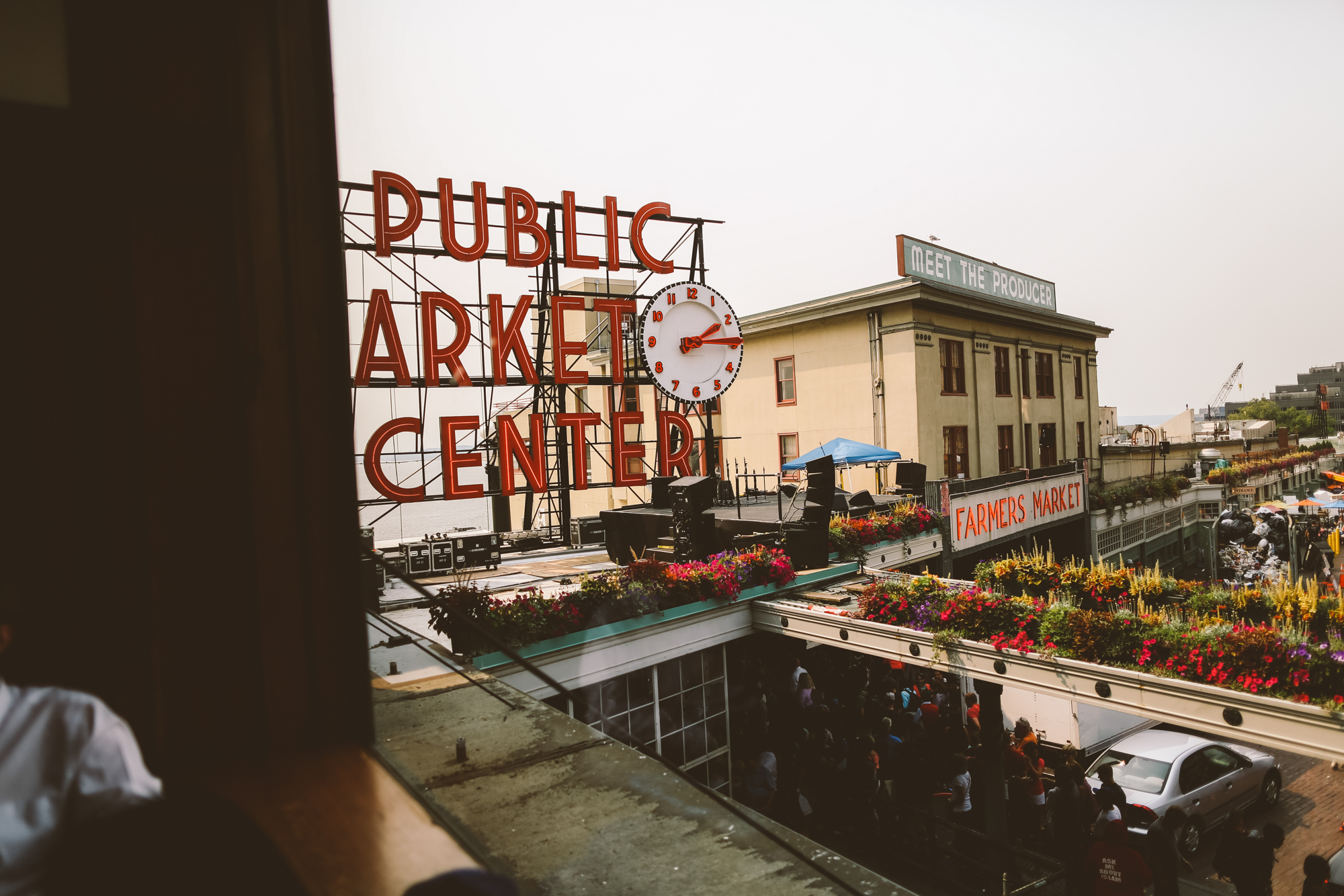 Pike Place Market Seattle Wedding Tida Svy