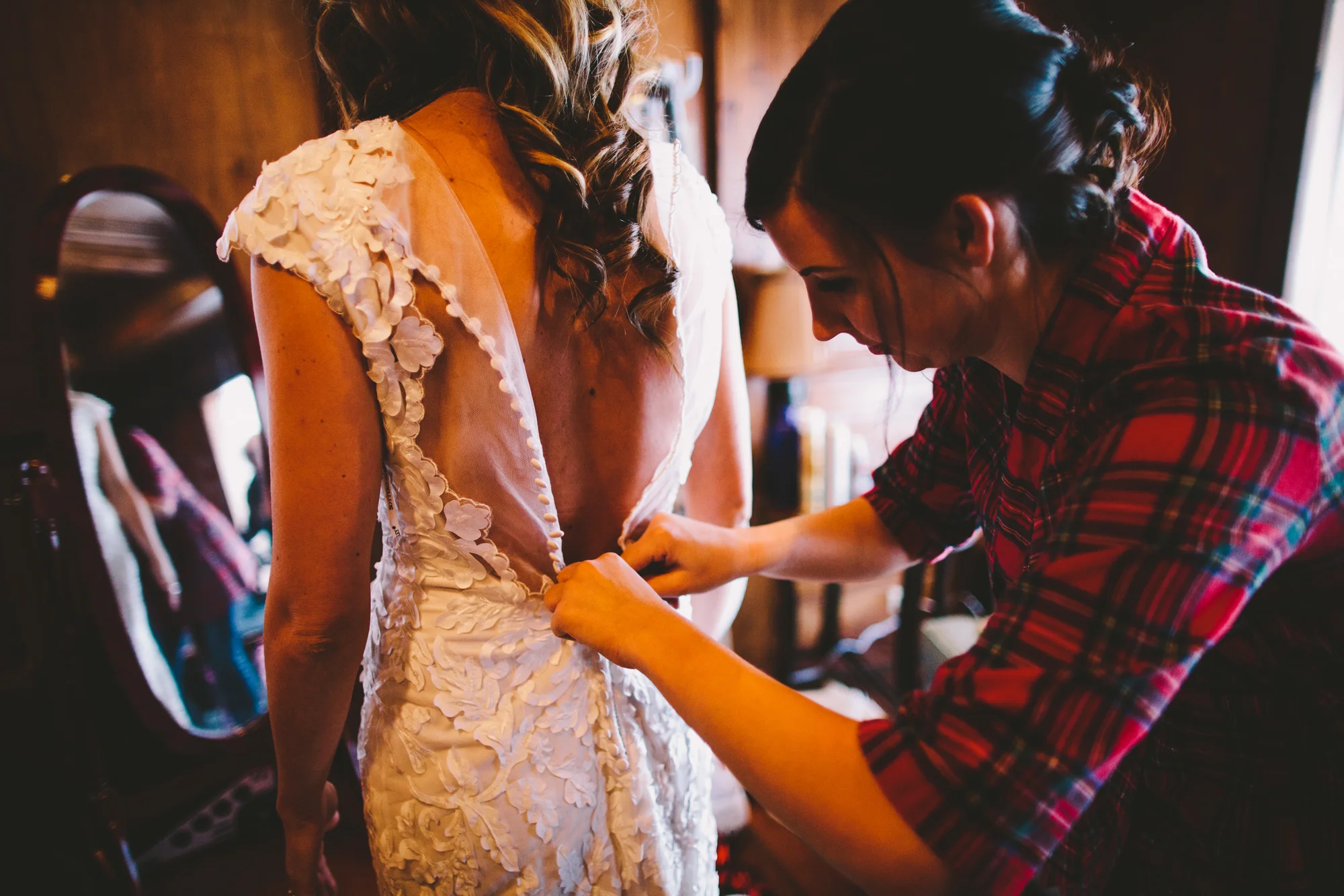 Cattle Barn Wedding in the Christmas Winter Snow | Cle Elum Wedding | Pacific Northwest Winter Wedding | Christmas Themed Wedding | Tida Svy Photography | www.tidasvy.com