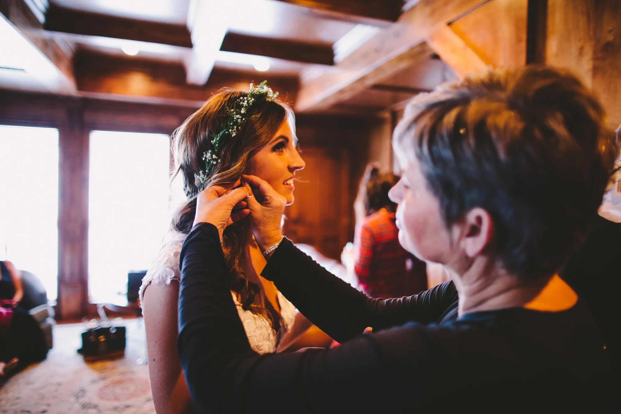 Cattle Barn Wedding in the Christmas Winter Snow | Cle Elum Wedding | Pacific Northwest Winter Wedding | Christmas Themed Wedding | Tida Svy Photography | www.tidasvy.com