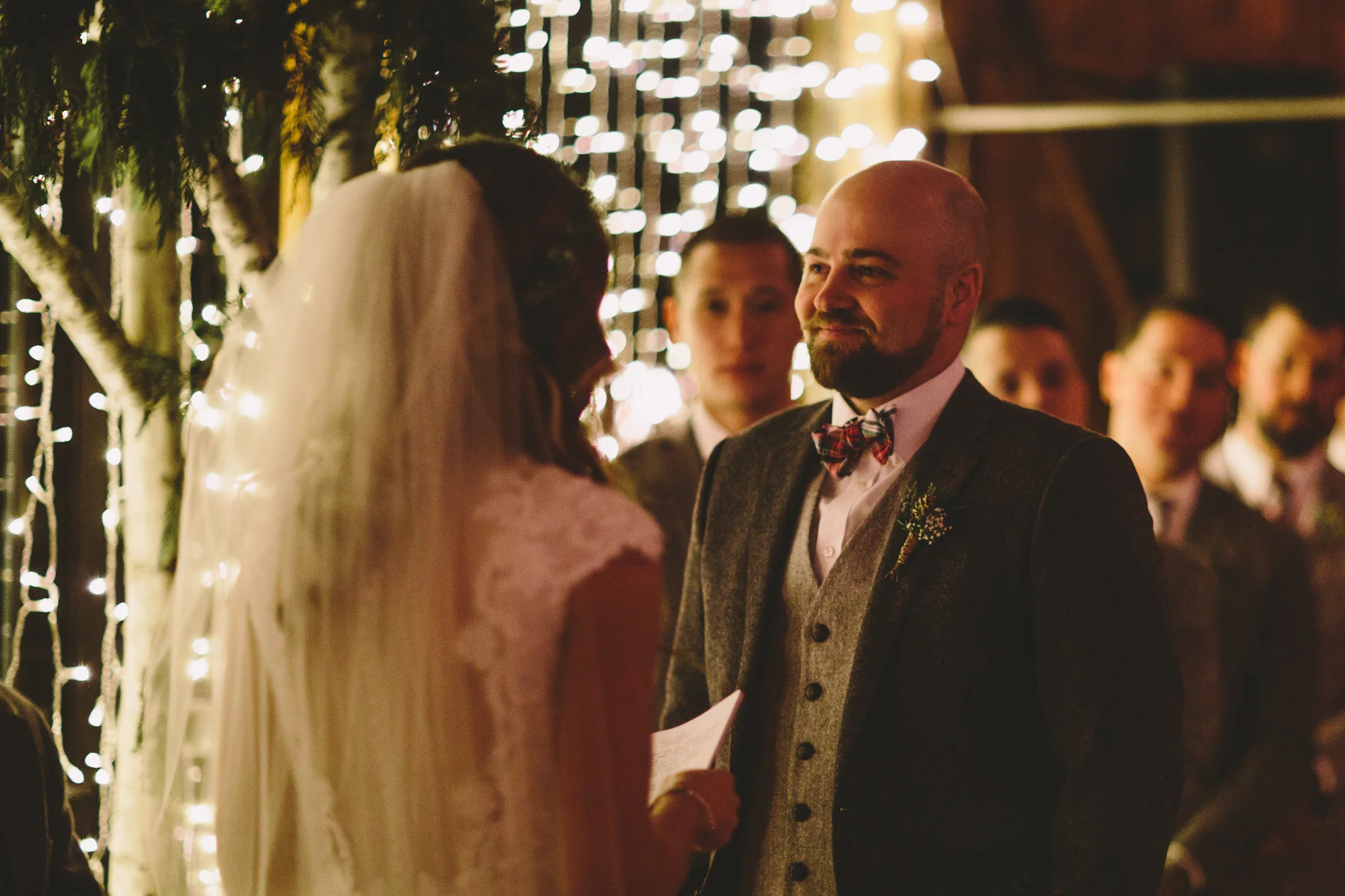 Cattle Barn Wedding in the Christmas Winter Snow | Cle Elum Wedding | Pacific Northwest Winter Wedding | Christmas Themed Wedding | Tida Svy Photography | www.tidasvy.com
