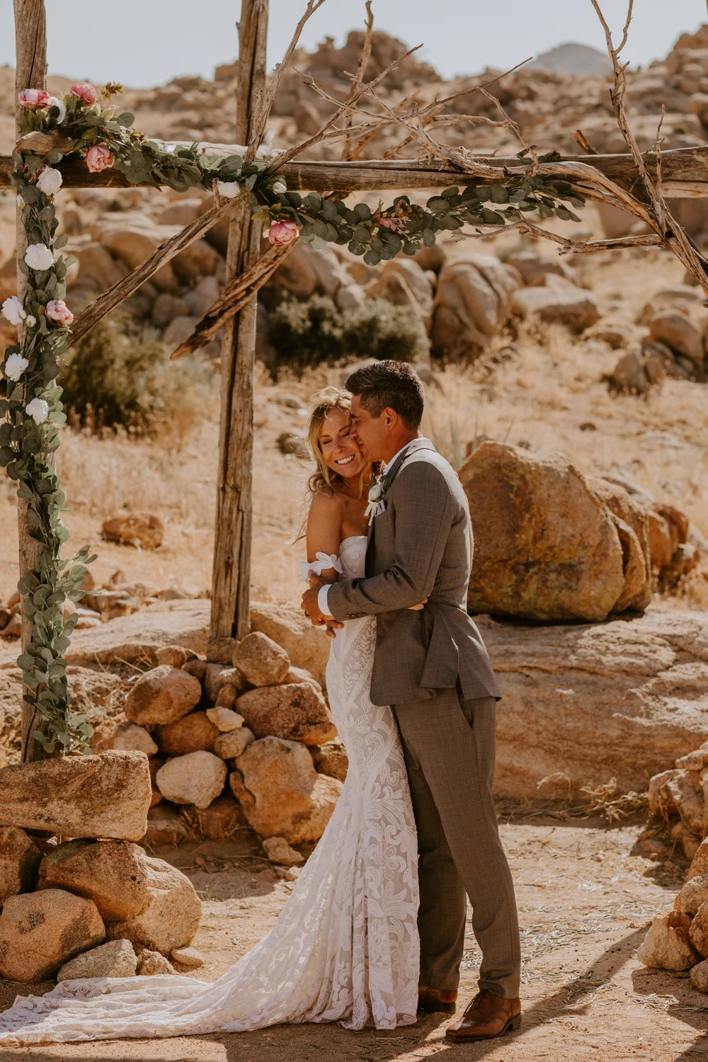 Le Haut Desert Aerie Wedding | Joshua Tree Wedding Photographer | Tida Svy | www.tidasvy.com