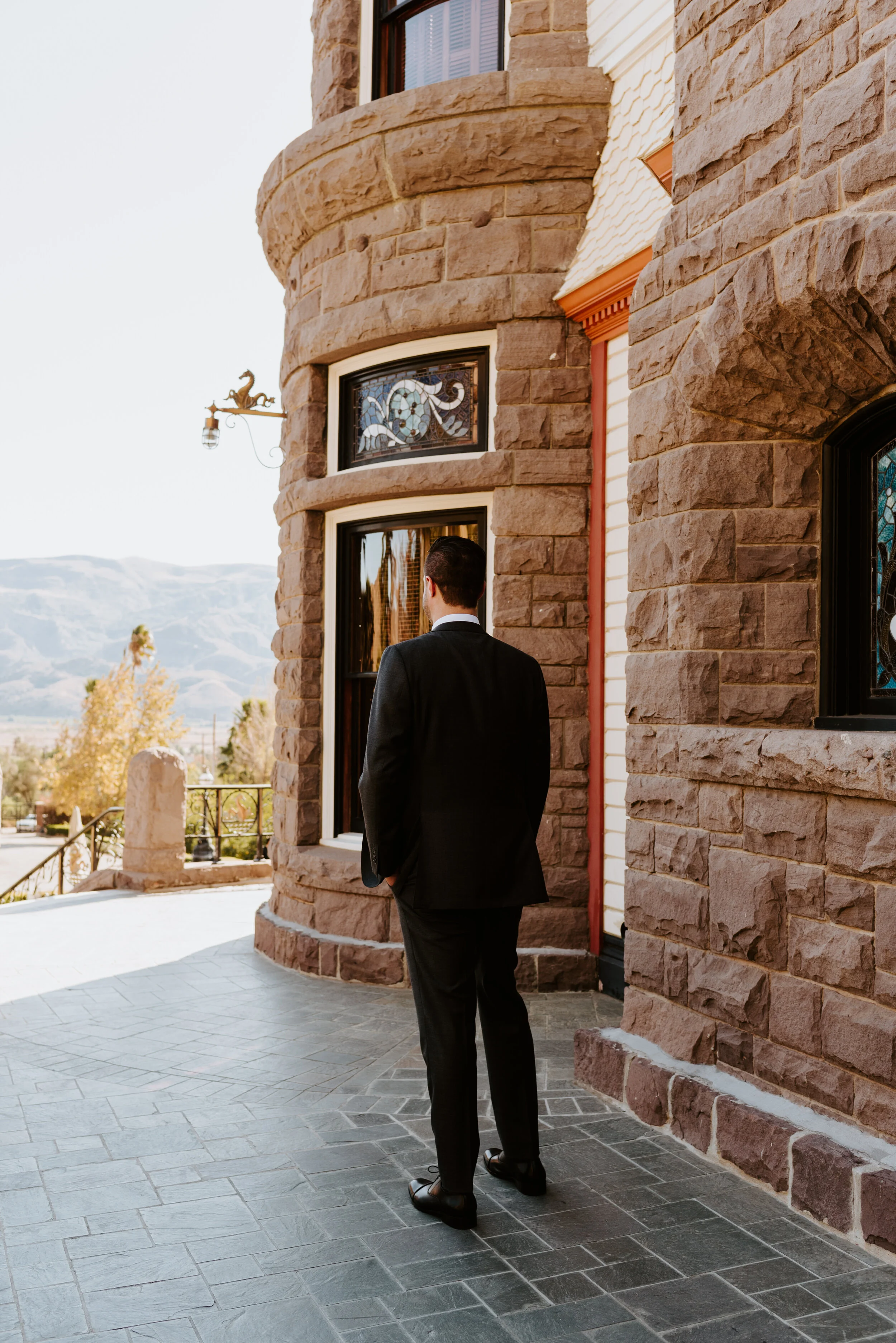 Colorful Wedding at the Historical Newhall Mansion in Piru, CA — Tida Svy