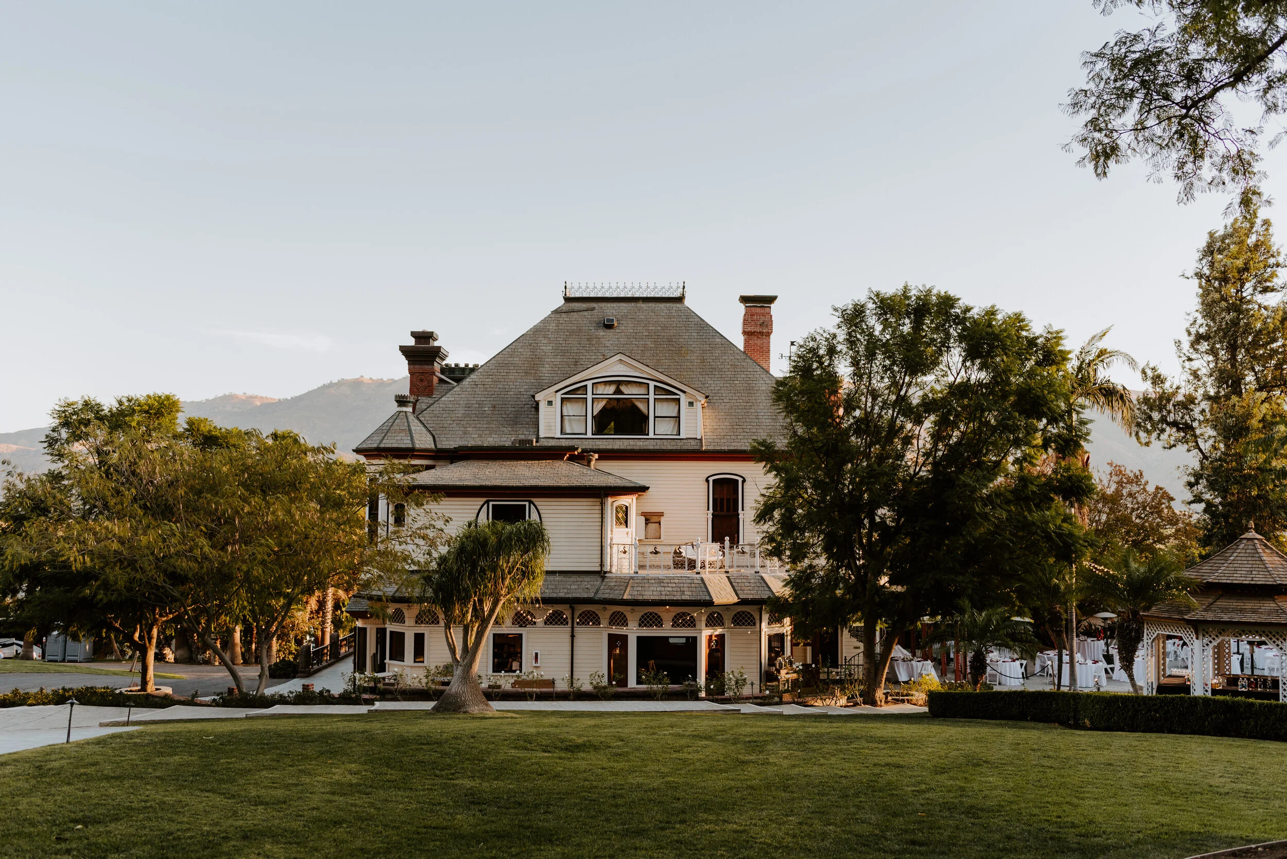 Colorful Wedding at the Historical Newhall Mansion in Piru, CA — Tida Svy