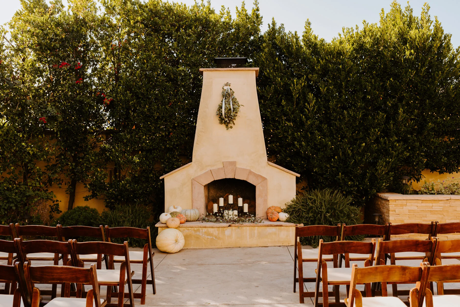 Intimate Los Angeles Backyard Wedding with InNOut — Tida Svy