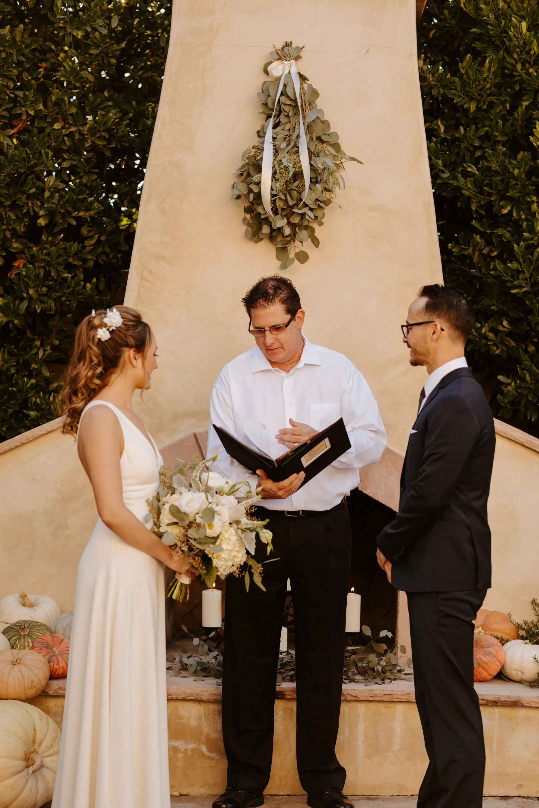 Intimate Los Angeles Backyard Wedding with InNOut — Tida Svy