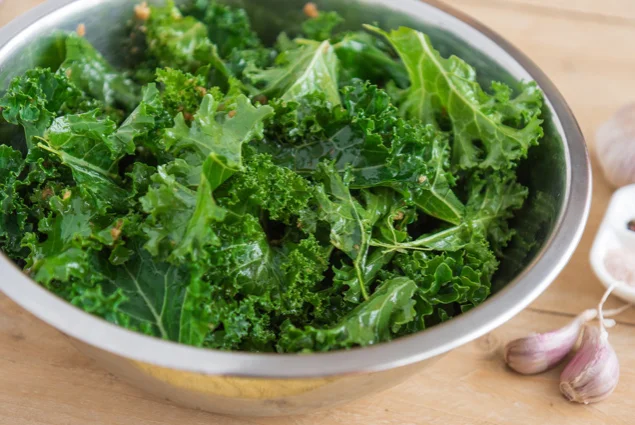 Chilli &amp; Paprika Kale Chips