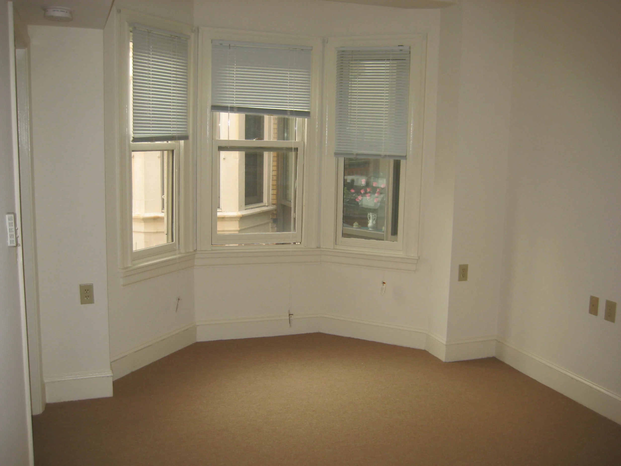 Vacant Units 028.jpg