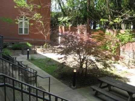 Uncles Common Area Pics 003.jpg