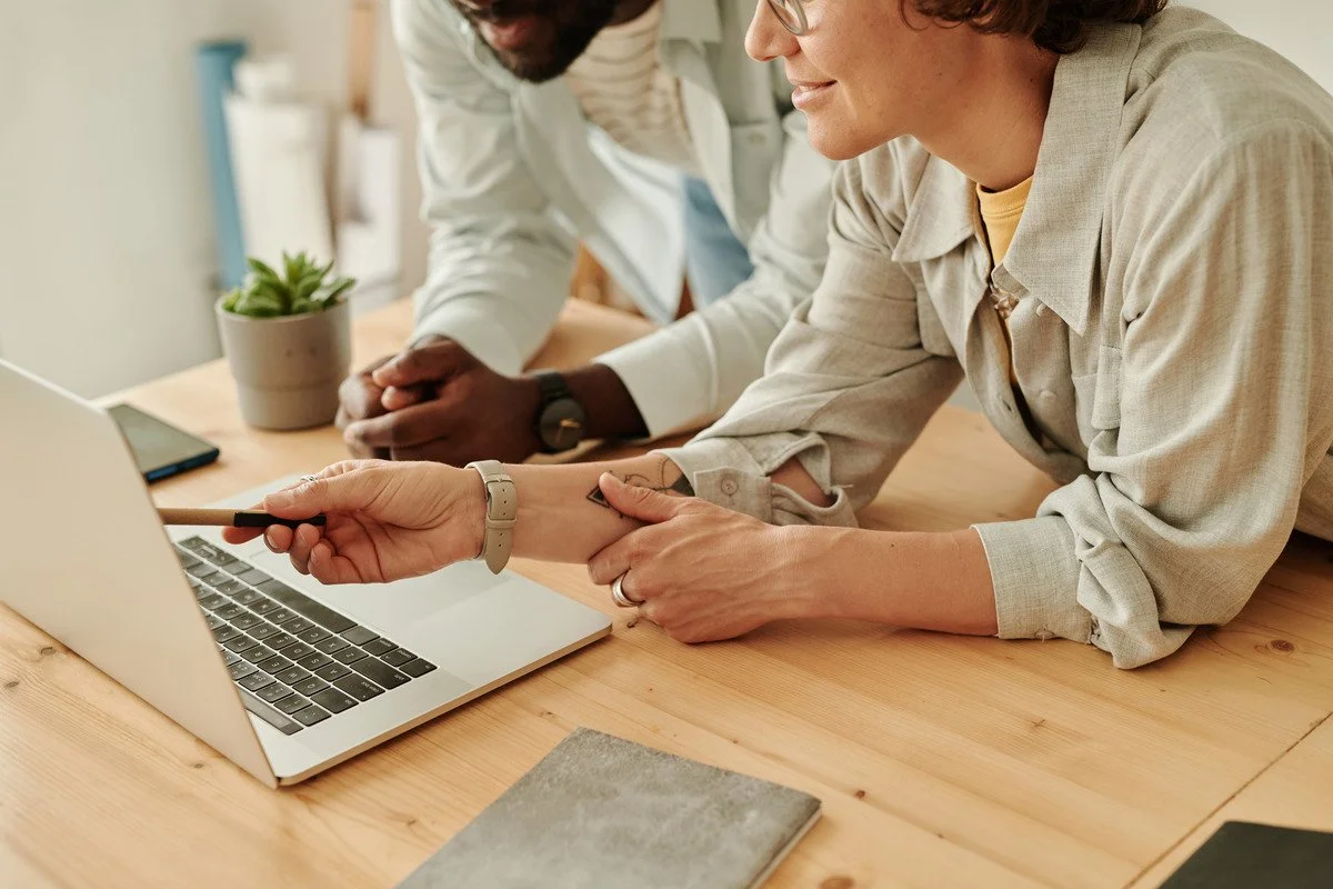 Vragen naar aanspreektitel in online formulieren niet altijd AVG-proof, aldus Hof van Justitie 