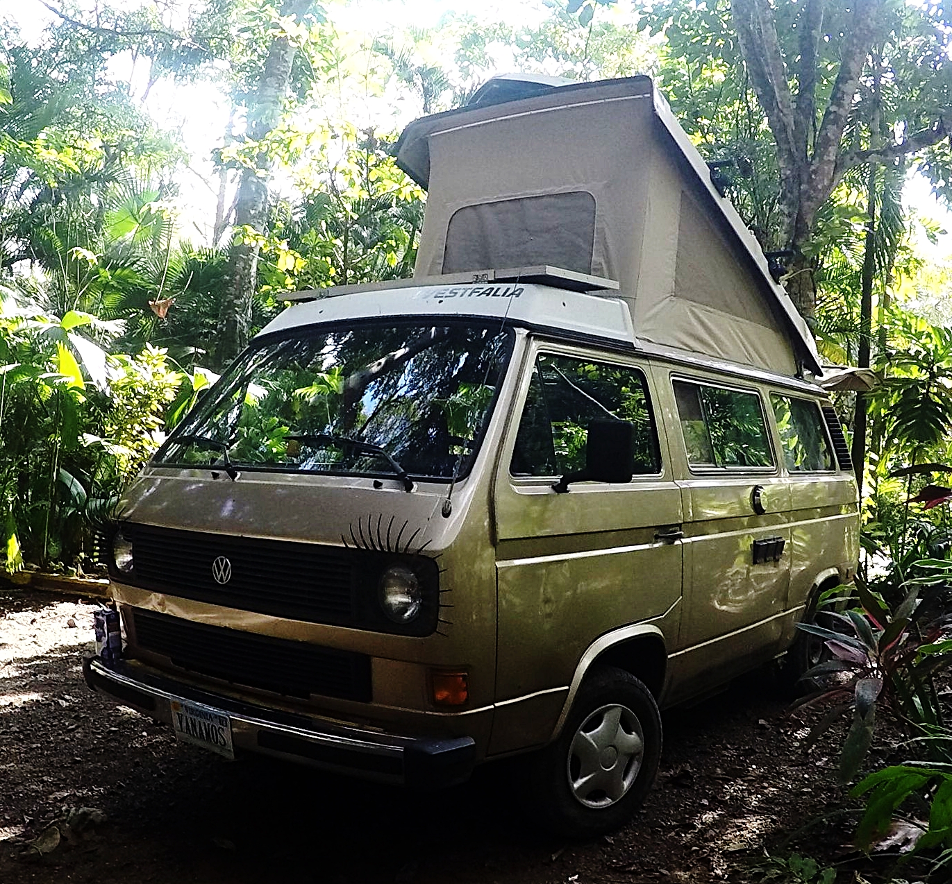 Adding pe stañas and a three-window tent are two recommended modifications.