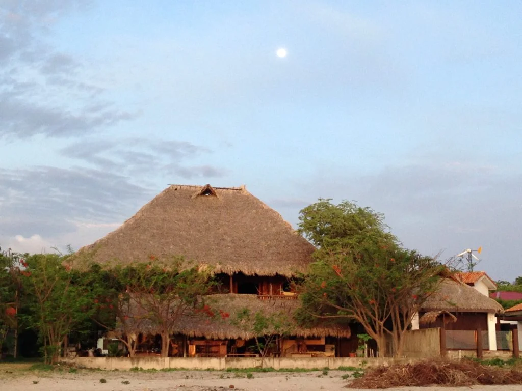 Lil' Aussie Hut, occupies a sweet spot on Playa Marsella.