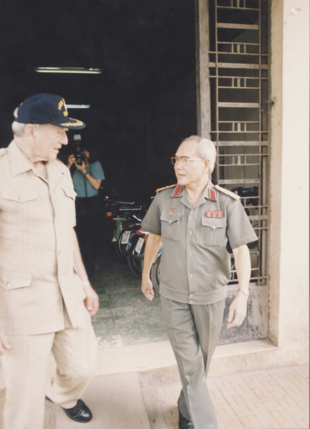 General Giap and General Tra 1994.jpeg