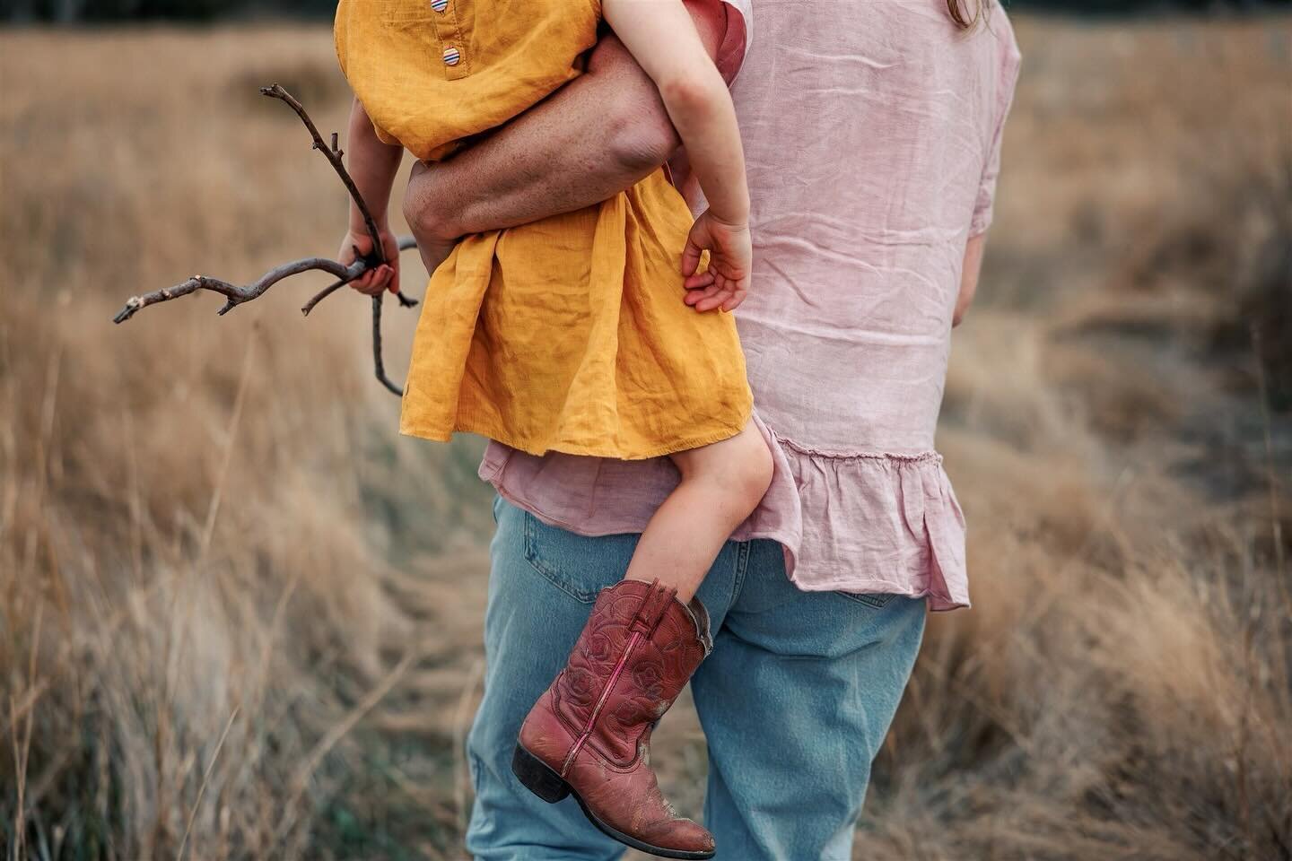 She&rsquo;s got her sticks, her cowgirl boots and her mum. What more does a girl need?