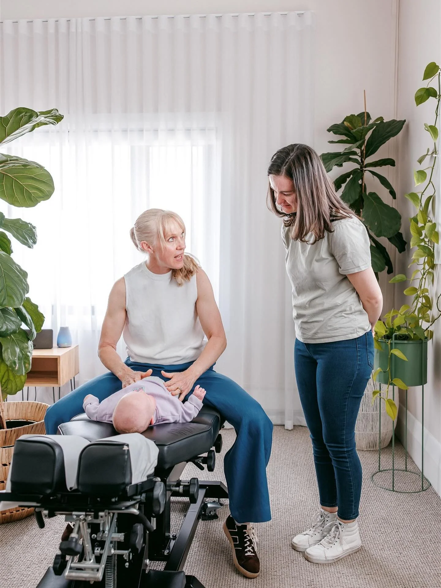 The team at @thehouseofchiro wanted photos that feel calm, genuine and full of care, so mums researching online can instantly feel at ease and know they&rsquo;re in good hands.
Professional, thorough, but still warm and welcoming: exactly what you&rs