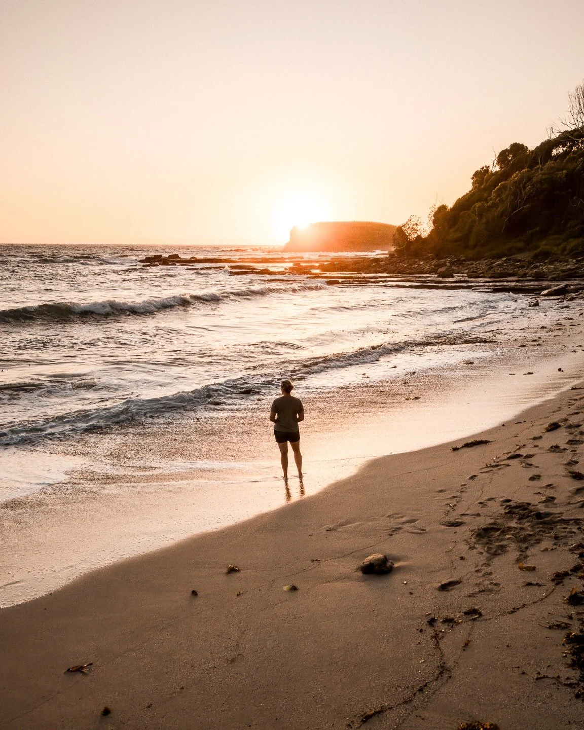 My 40's. We were never meant to do this alone.
And I've never felt more alone in my life.
Everthing shifted in my 40's. Shifted and changed. Mind, mood, body, relationships, friendships, family dynamics.
It's a shuffle and resettling of the things th