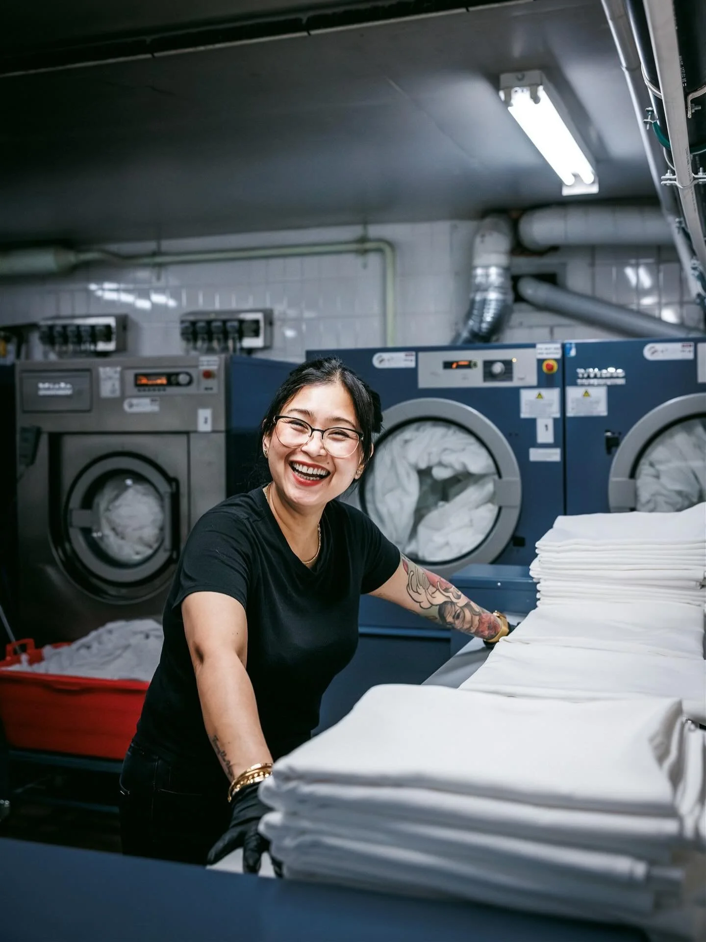 Adding this one to the grid, because honestly I wish I looked this happy doing laundry!
Taken last year for a half day content shoot for @qualitywangarattagateway 

I have 3 different packages available:
My Content Refresh package is up to 2 hours, p