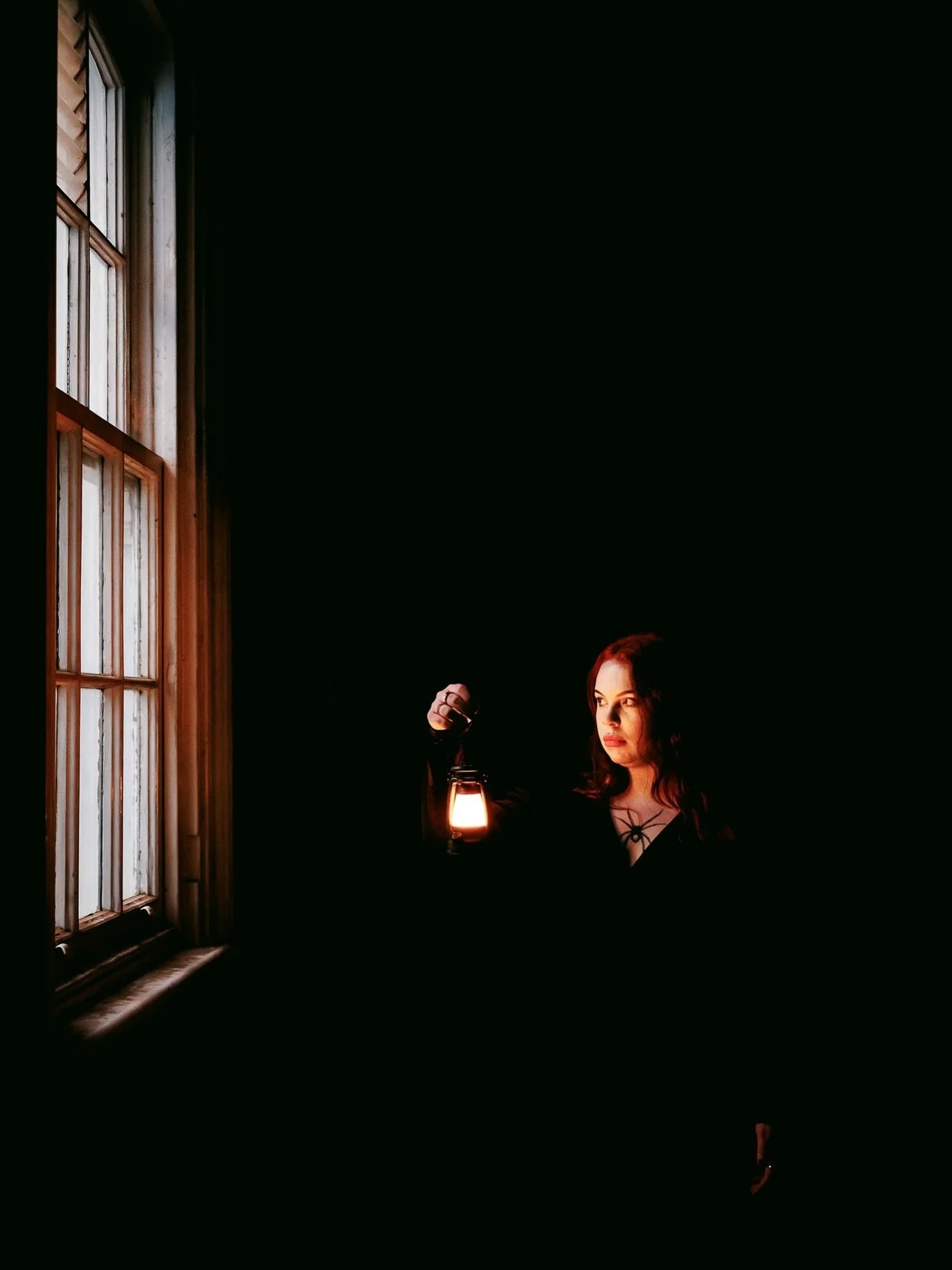 Last year I got to do a fun little shoot at @asylumghosttours 
Posting again now in time for Halloween!