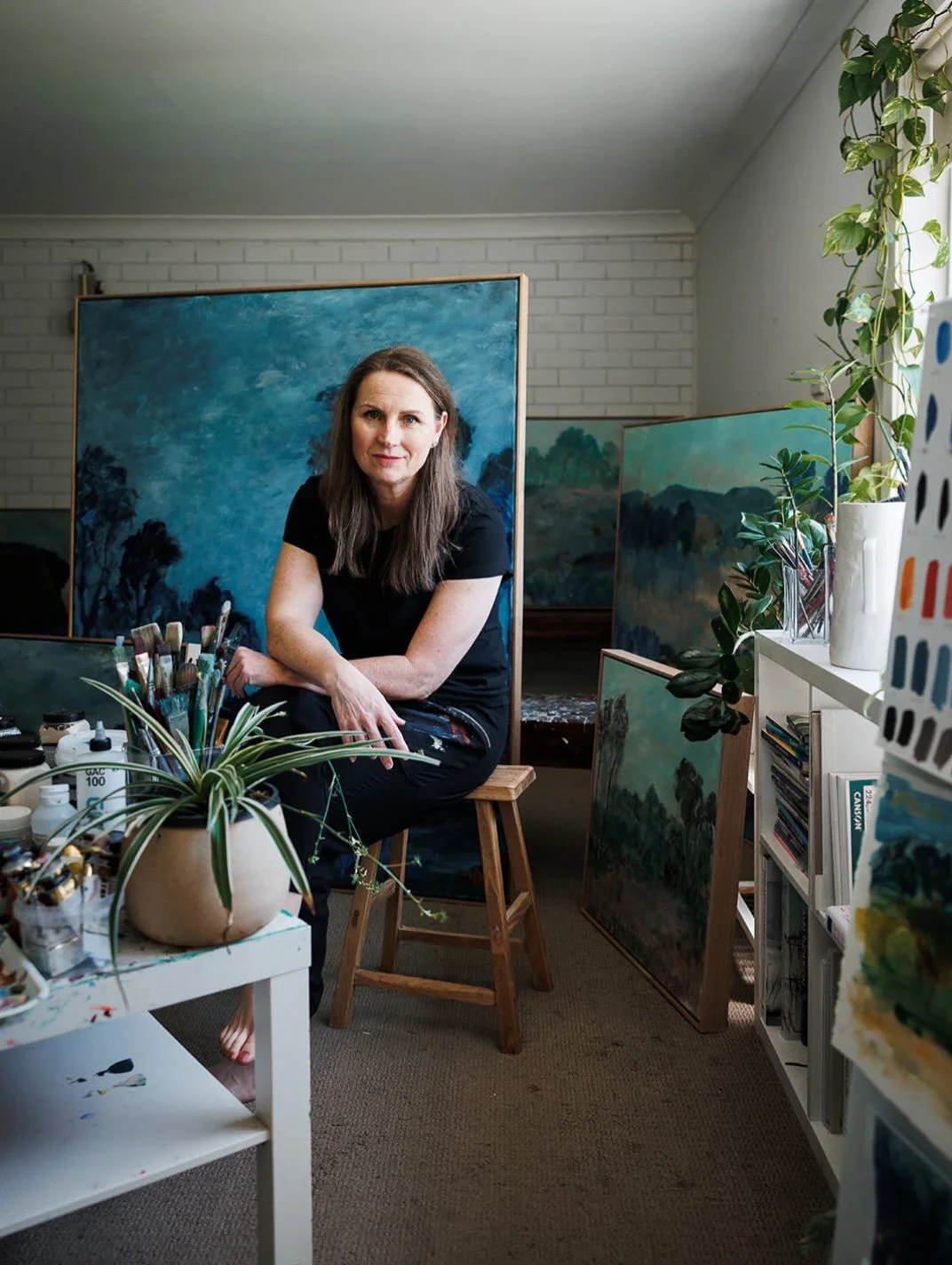 Last week with @edwina.edwards in her studio, ahead of her upcoming exhibition.
I bloody love her art. The colours. The style. The size. So gorgeous.