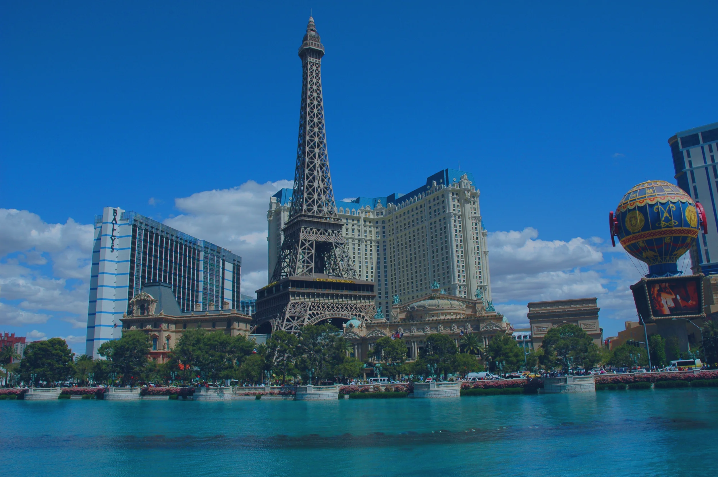 Torre_Eiffel_(Las_Vegas) 2.jpg