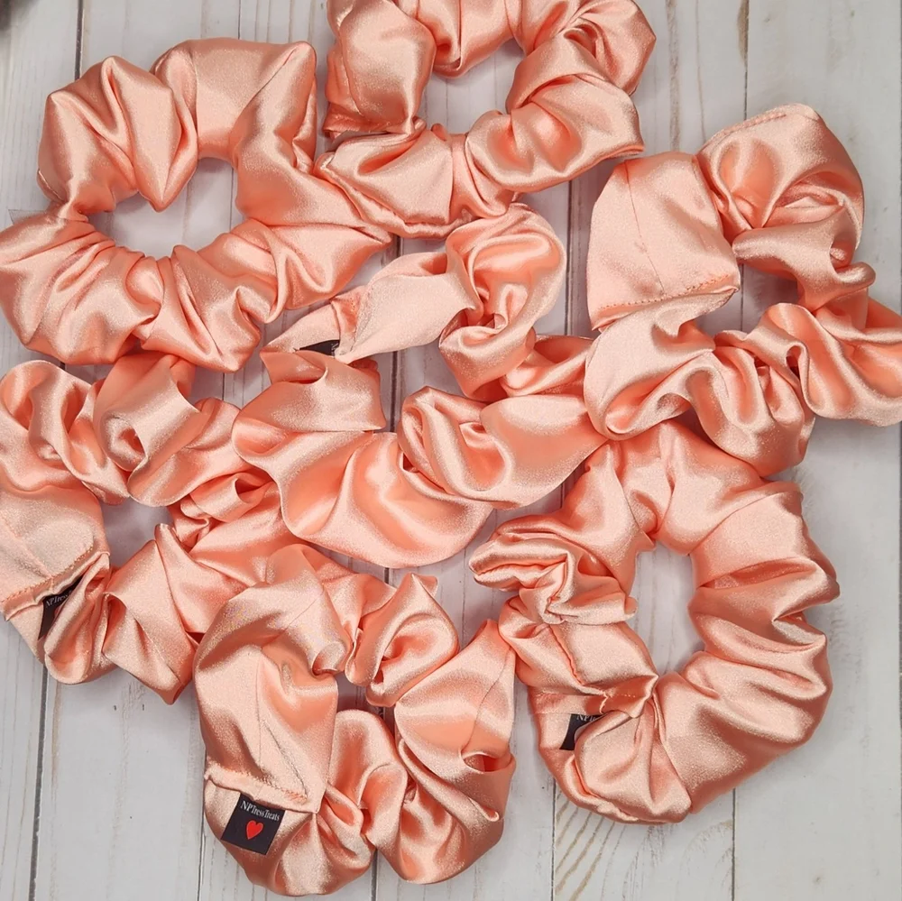 The Best Silky Satin Scrunchie to Prevent Hair Damage and  display picture 3