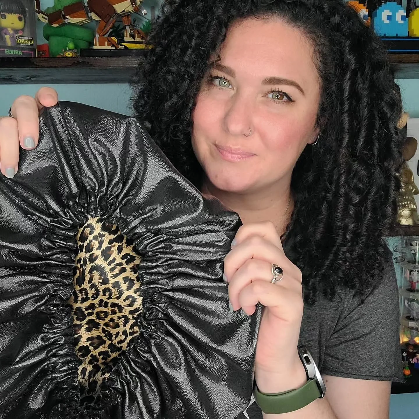 Could you be looking for THIS ⬇️

The BEST Satin Lined Shower Cap 🤔

If so, @kats_beauty_station got the one for YOU!!

Check out her 🚨NEW YouTube video🚨 on her channel, Kat's Beauty Station, and sit back, relax &amp; enjoy her review of the BEST 