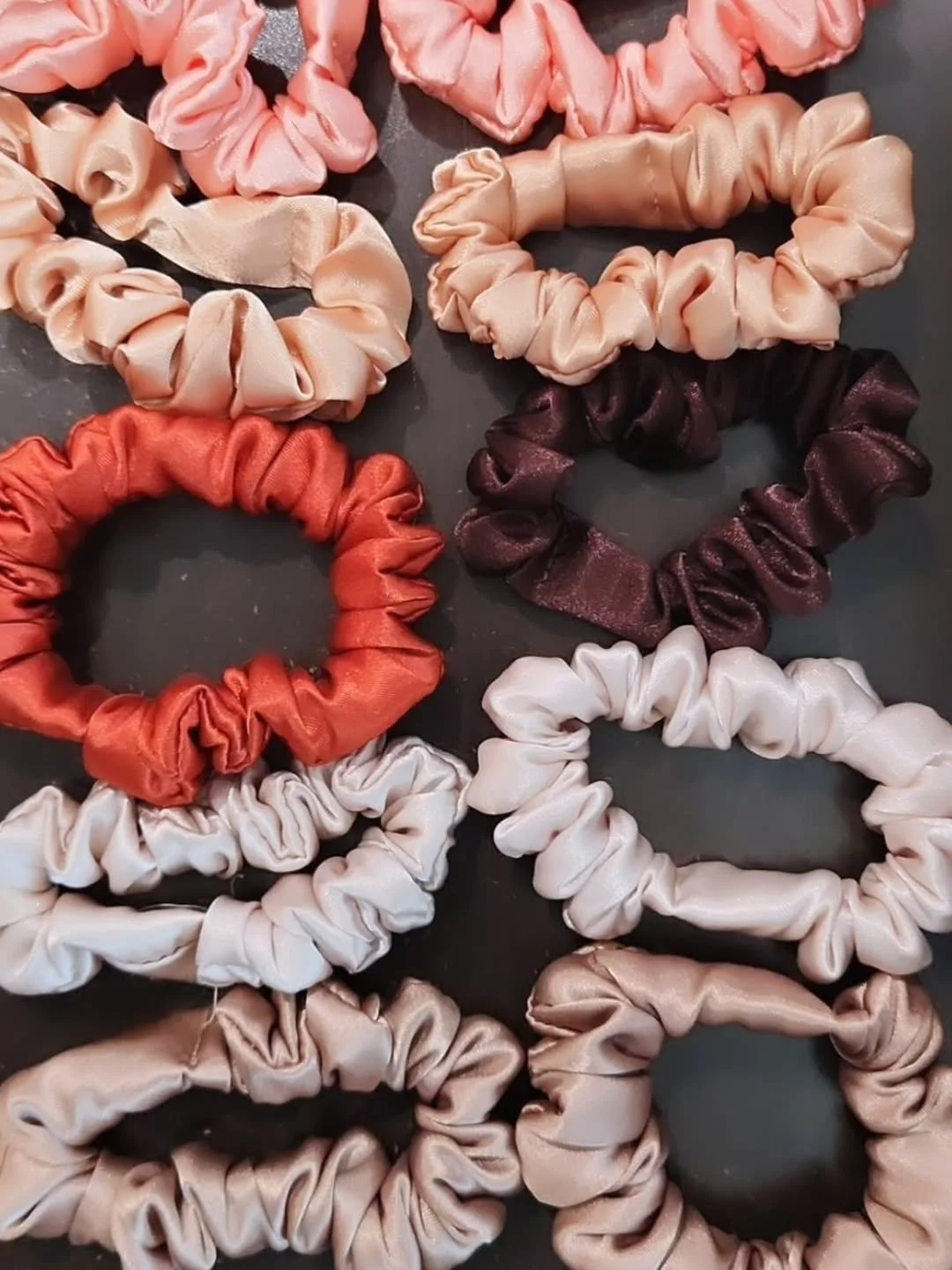 Which combo do you like more? Brown 🤎 or Rust🧡?

Mini scrunchies
Satin scrunchies