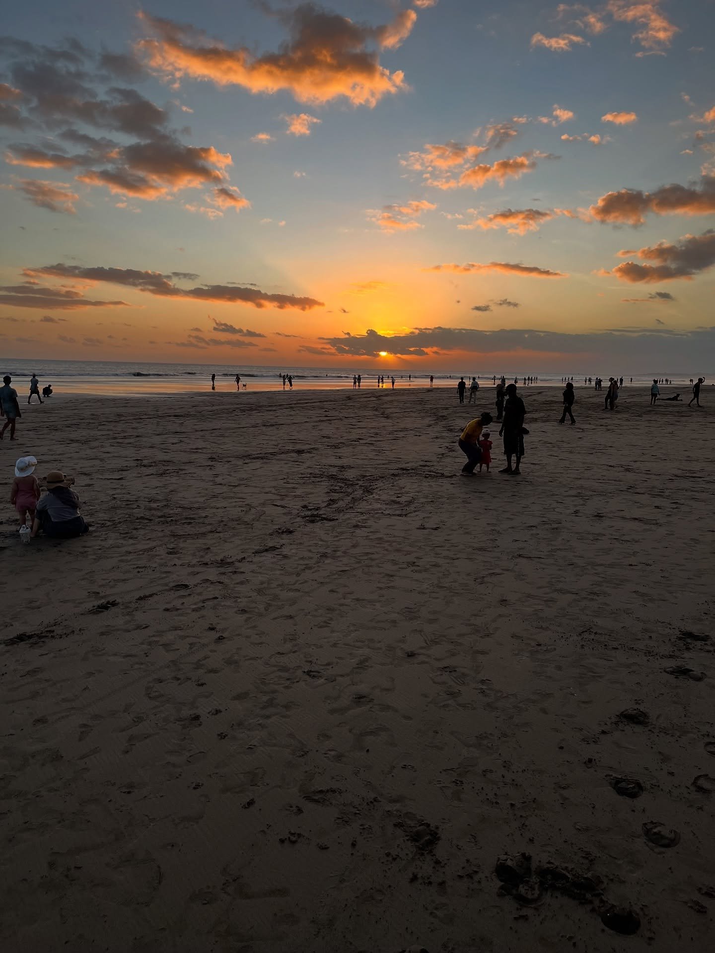 Last night&rsquo;s sunset, this morning&rsquo;s office 😉

The vacation has officially been activated! ✅

After a final hustle this morning, I&rsquo;ve officially swapped my desk chair for a pool floatie. I&rsquo;ll be on holiday and light duties unt