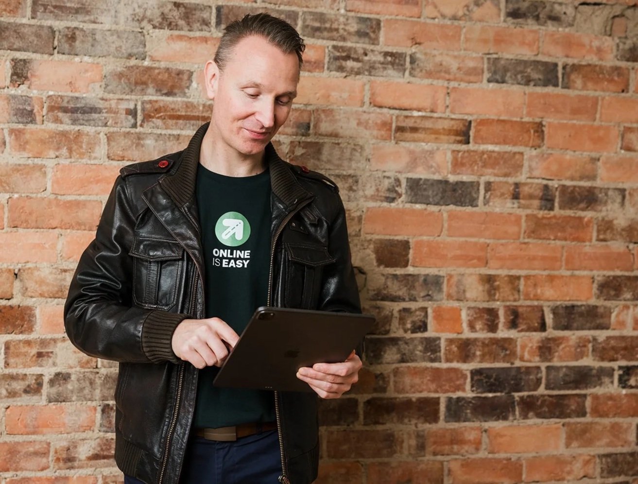 Online_Is_Easy_2023-4945.jpg