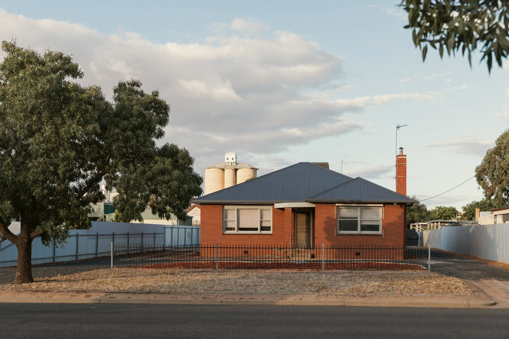 Small-Towns-Charlie-Kinross-LR-2729.jpg