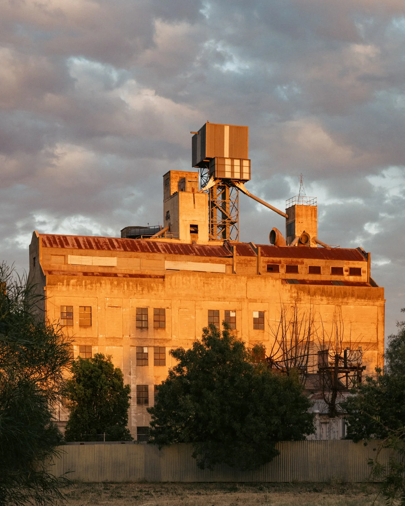 Small-Towns-Charlie-Kinross-LR-3190.jpg