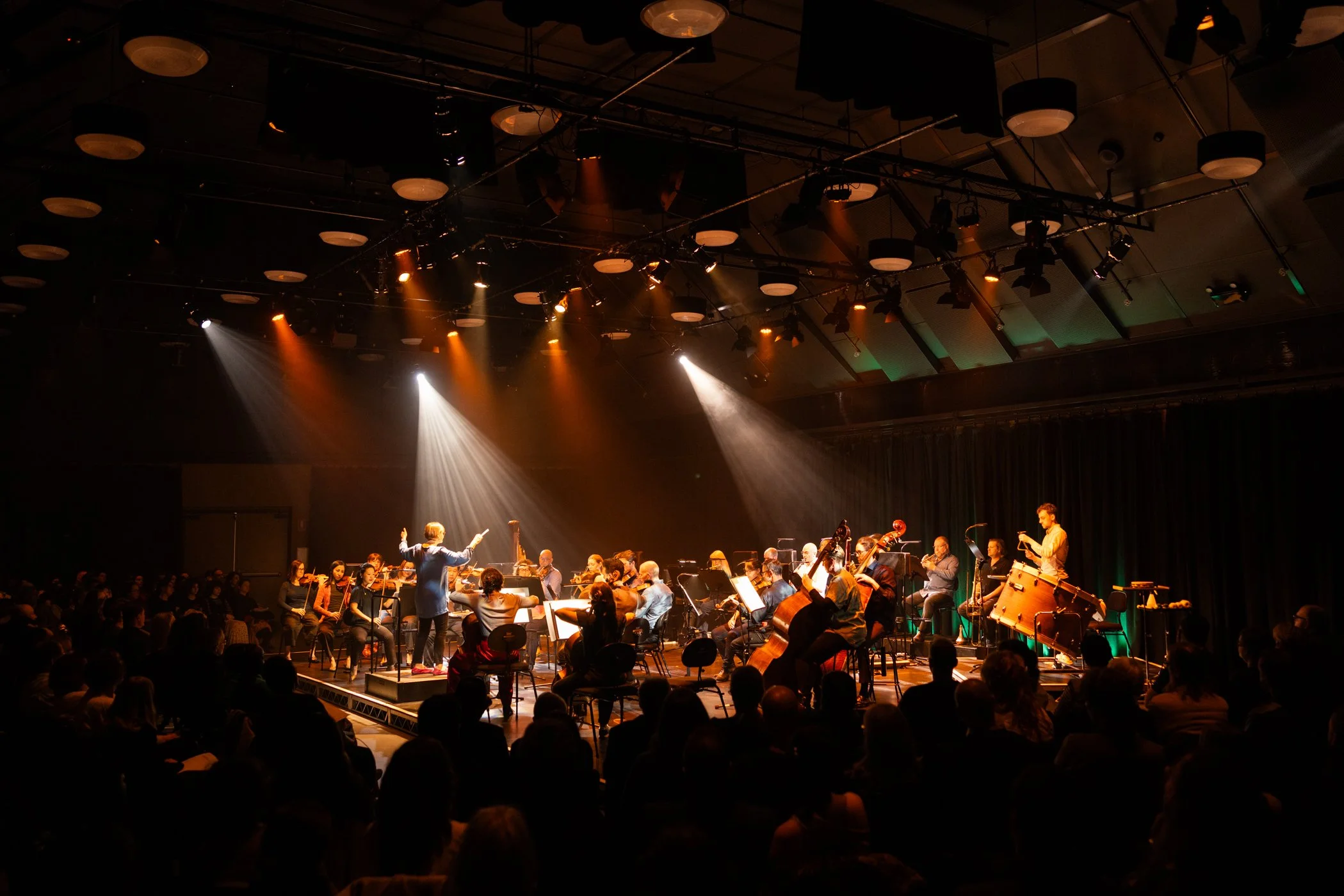 ORCHESTRA VICTORIA