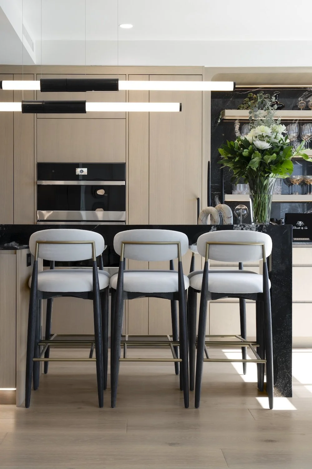 2026_Alberni2_Kitchen_Dining room_9000x300dpi_010.JPG