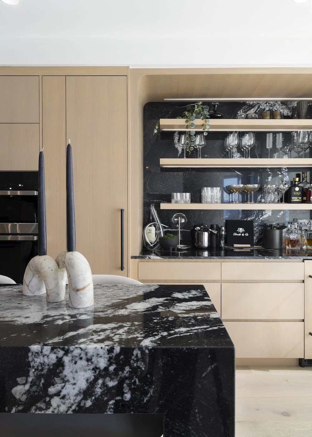 2026_Alberni2_Kitchen_Dining room_9000x300dpi_023.JPG