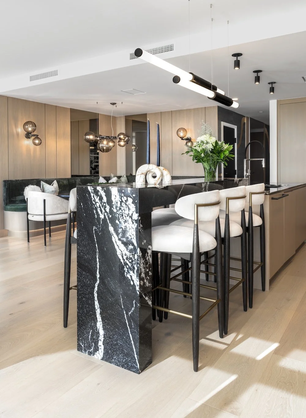 2026_Alberni2_Kitchen_Dining room_9000x300dpi_048.JPG