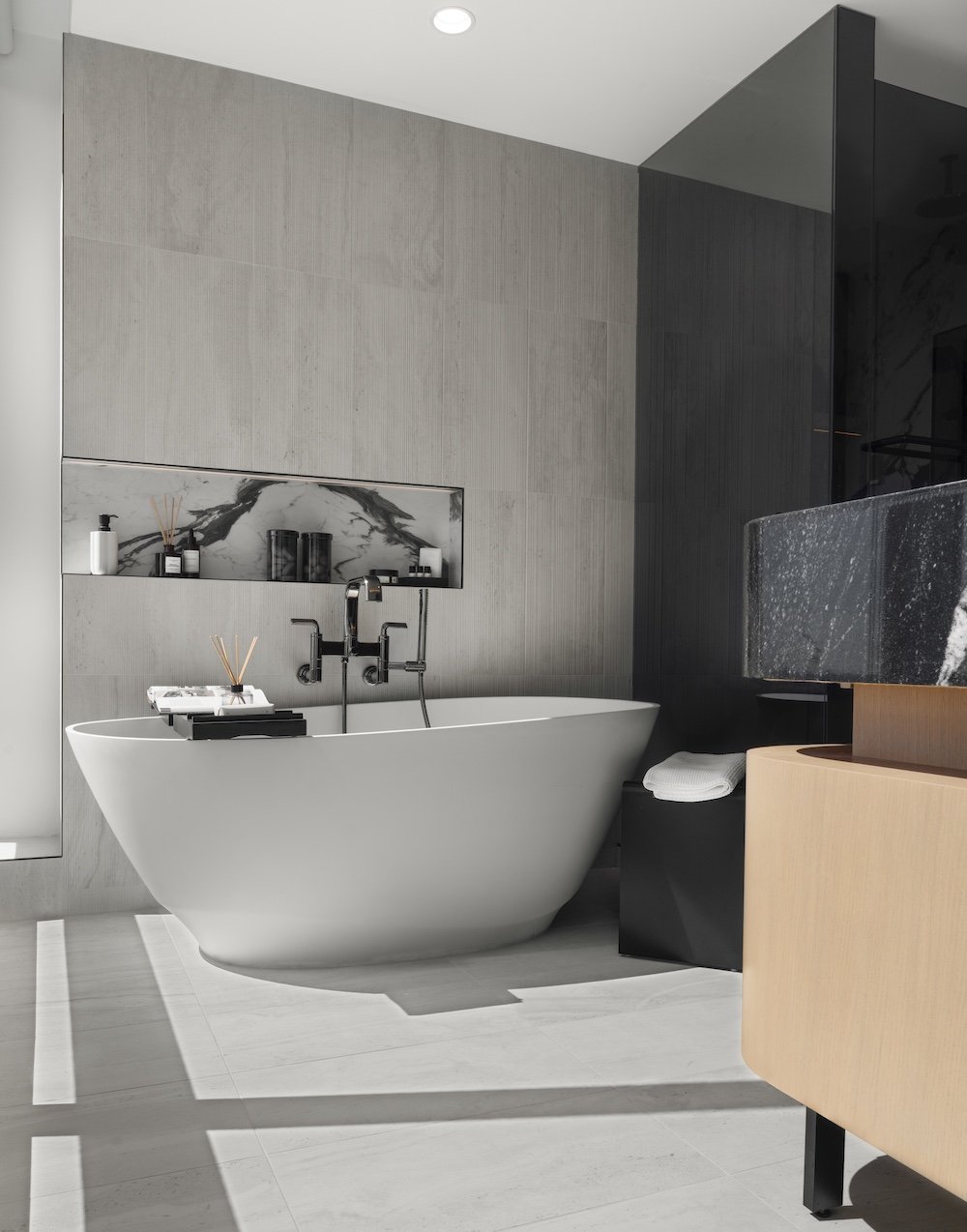 2026_Alberni2_Master_Bathroom_9000x300dpi_006.JPG