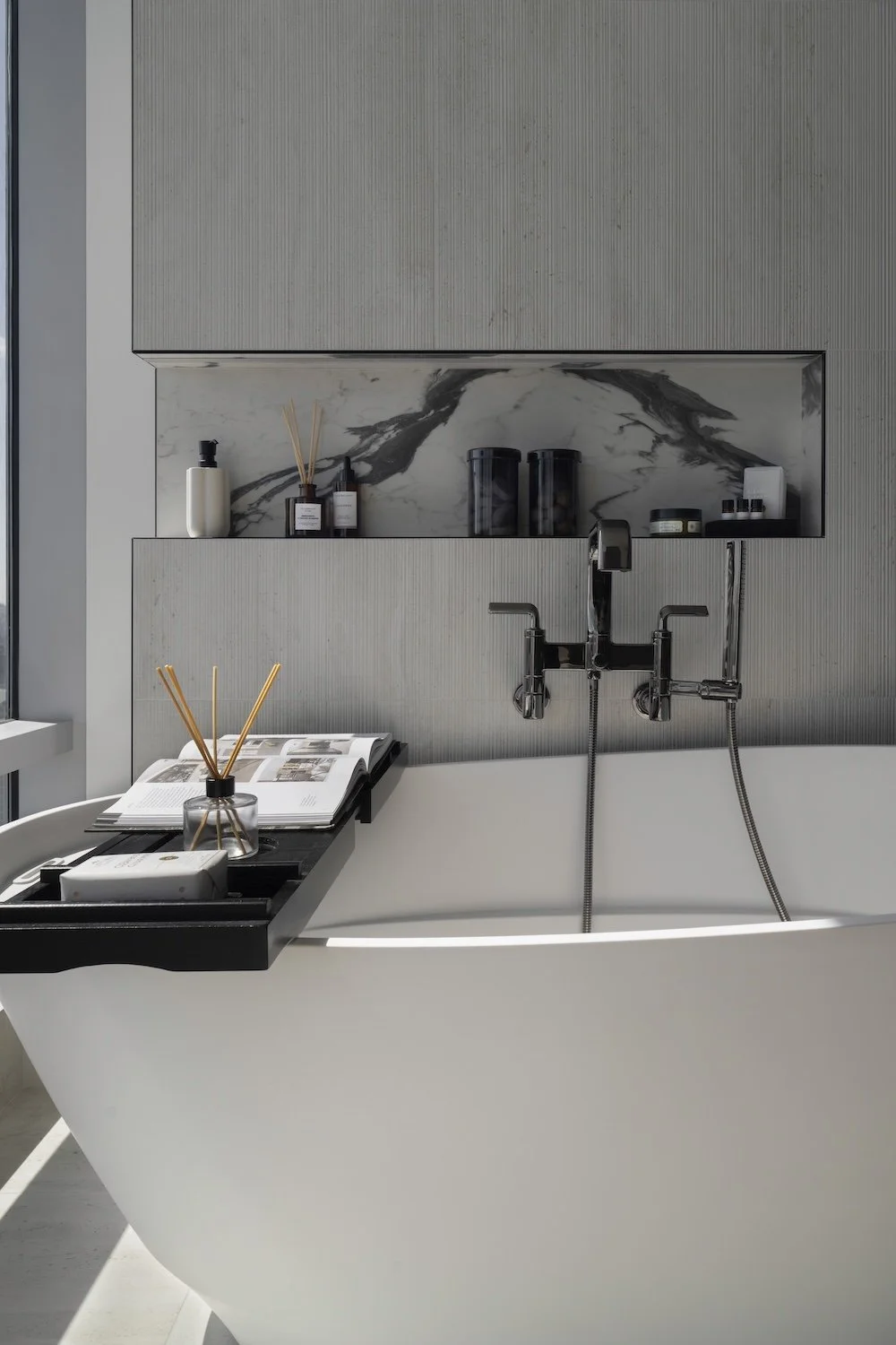 2026_Alberni2_Master_Bathroom_9000x300dpi_012.JPG