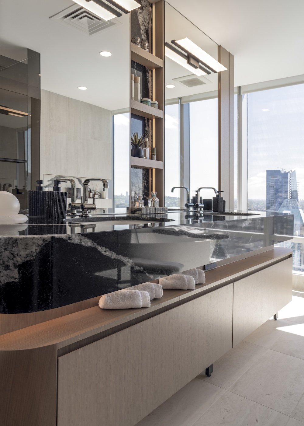 2026_Alberni2_Master_Bathroom_9000x300dpi_014.JPG